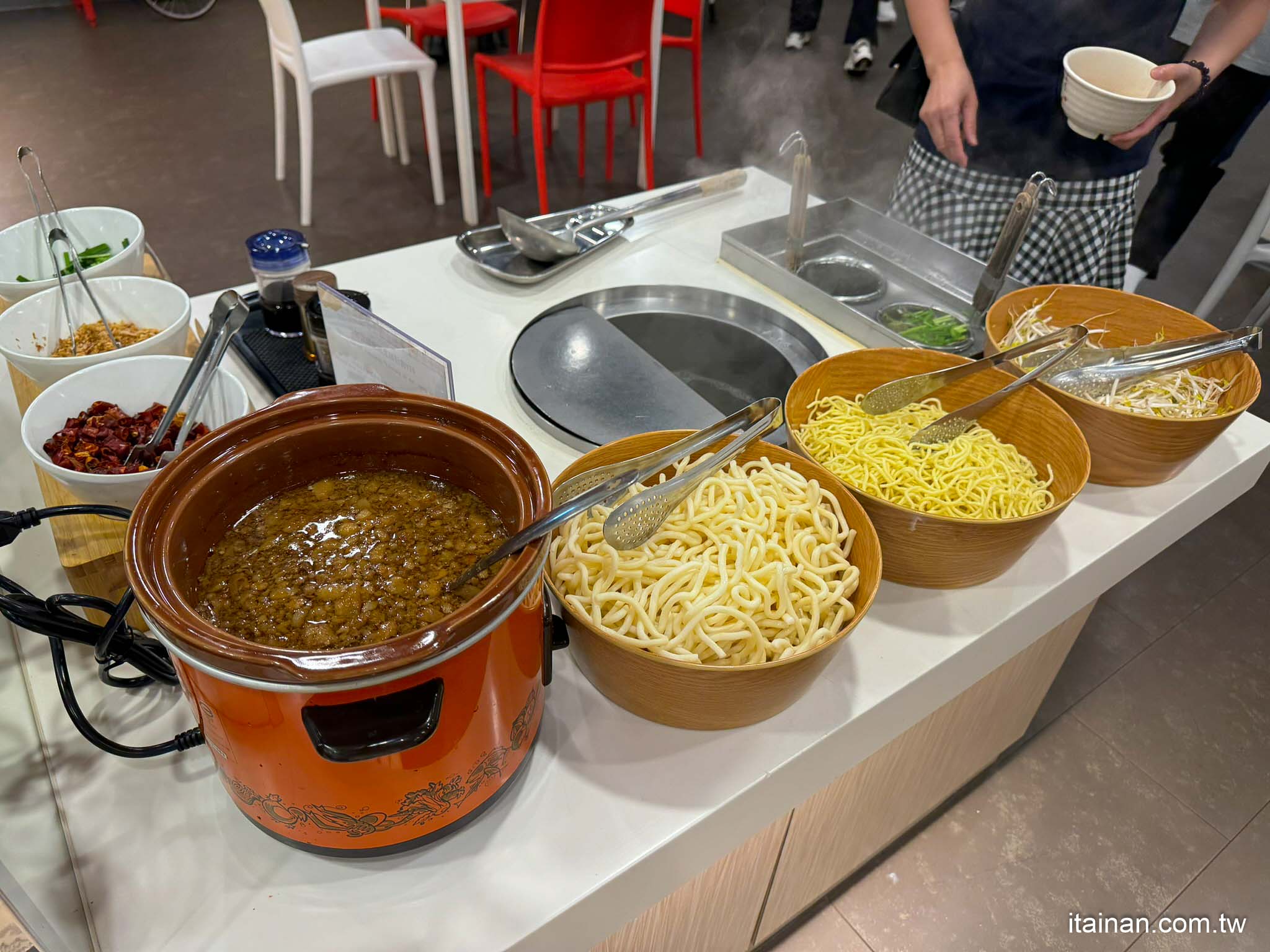 台北住宿．台北大同｜入住寧夏夜市旁，一下樓美食吃不完!交通便捷，早餐也不賴!「CU HOTEL Taipei 西悠巢旅-台北館 」