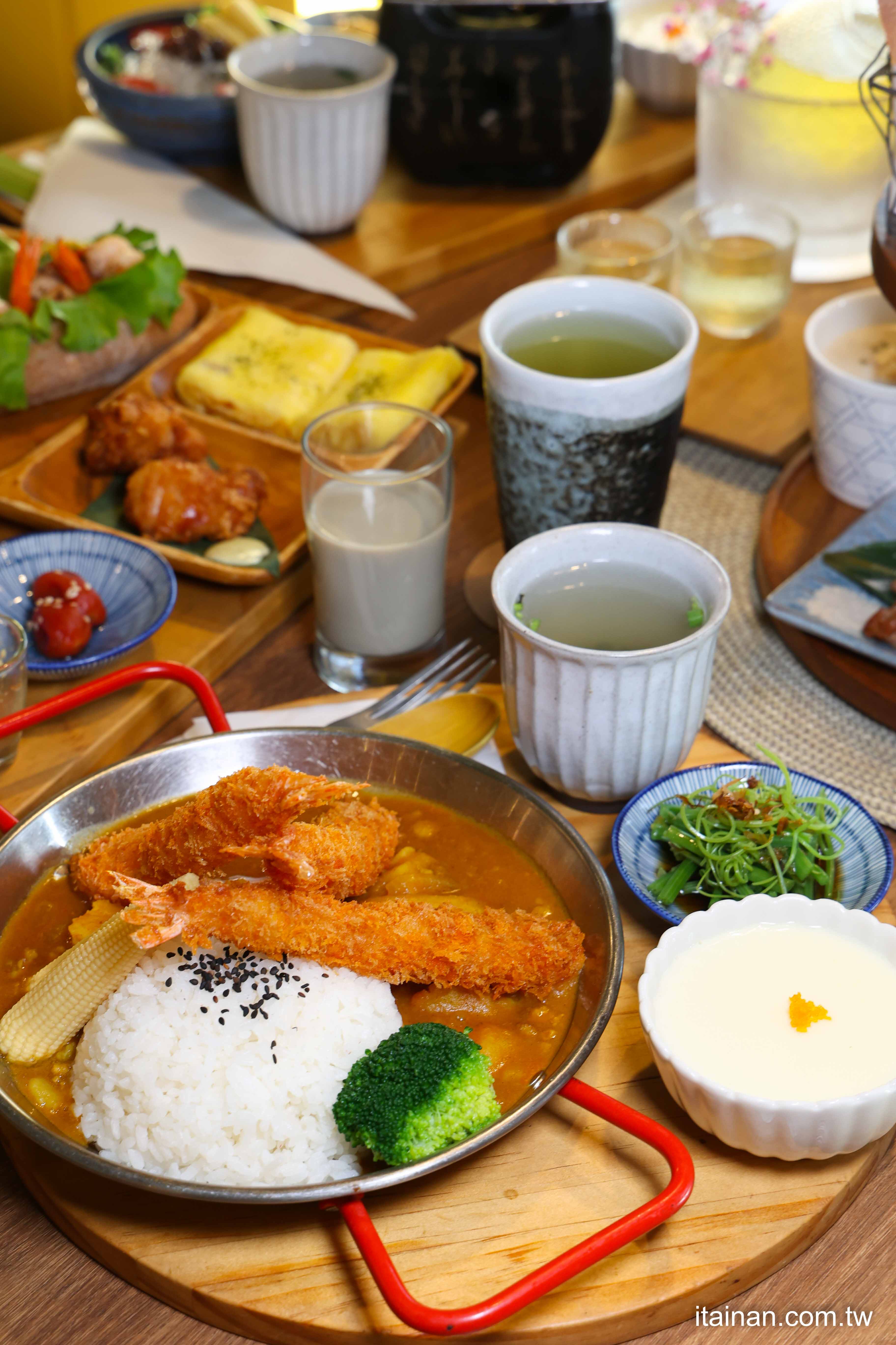 台南美食．台南北區｜日式飯糰控必朝聖~日系風質感朝食!能讓你吃得飽的高CP全日早午餐，現做鬆餅超綿密「樂禾田早午餐.日夕食」台南早午餐推薦、下午茶