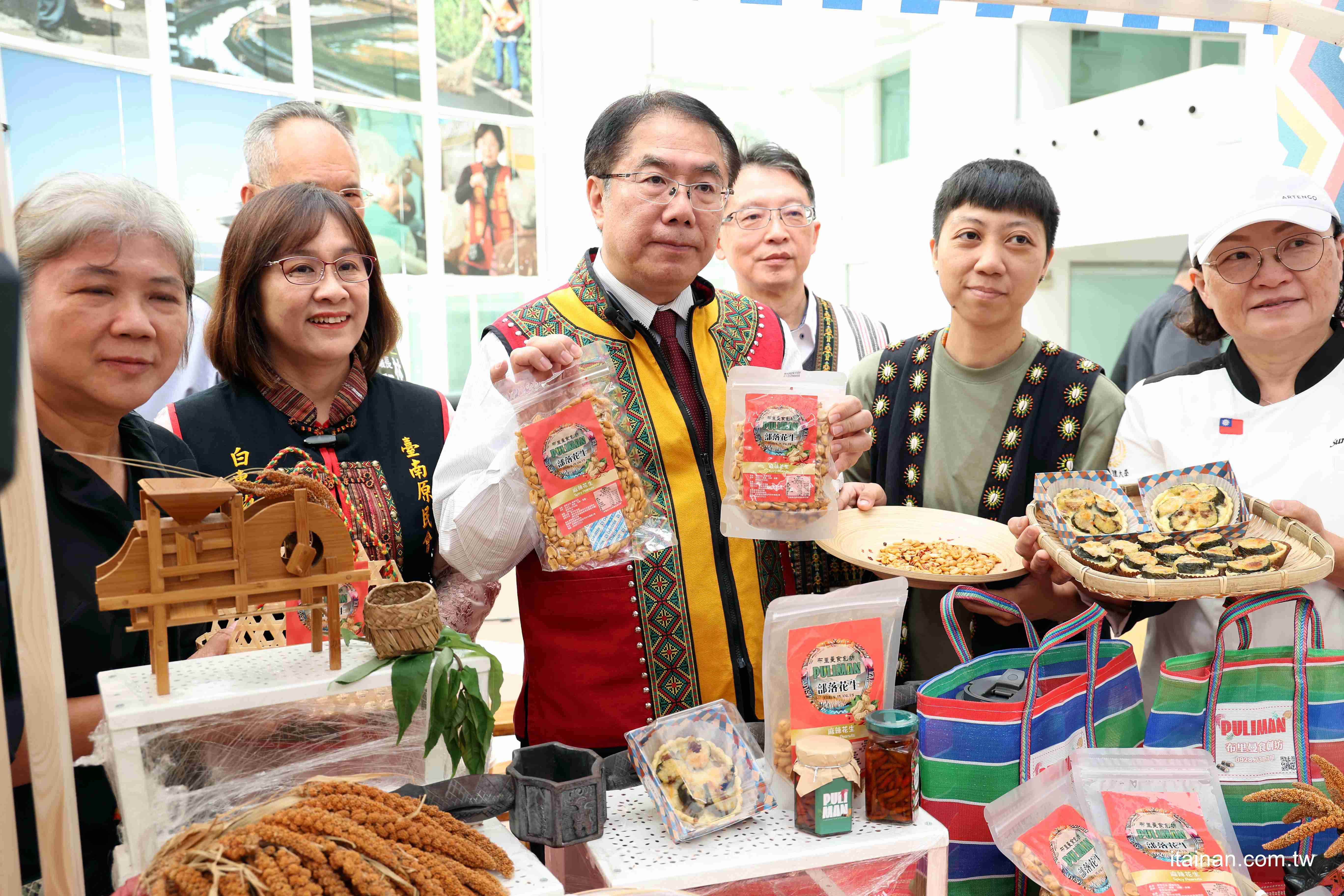 都會區飄濃濃原民特色「Tabe札哈木樂原」13家品牌新品搶先看!集結美食、文創、美妝的原民特色品牌讓據點更熱鬧! 都會區飄濃濃原民特色「Tabe札哈木樂原」13家品牌新品搶先看!集結美食、文創、美妝的原民特色品牌讓據點更熱鬧!