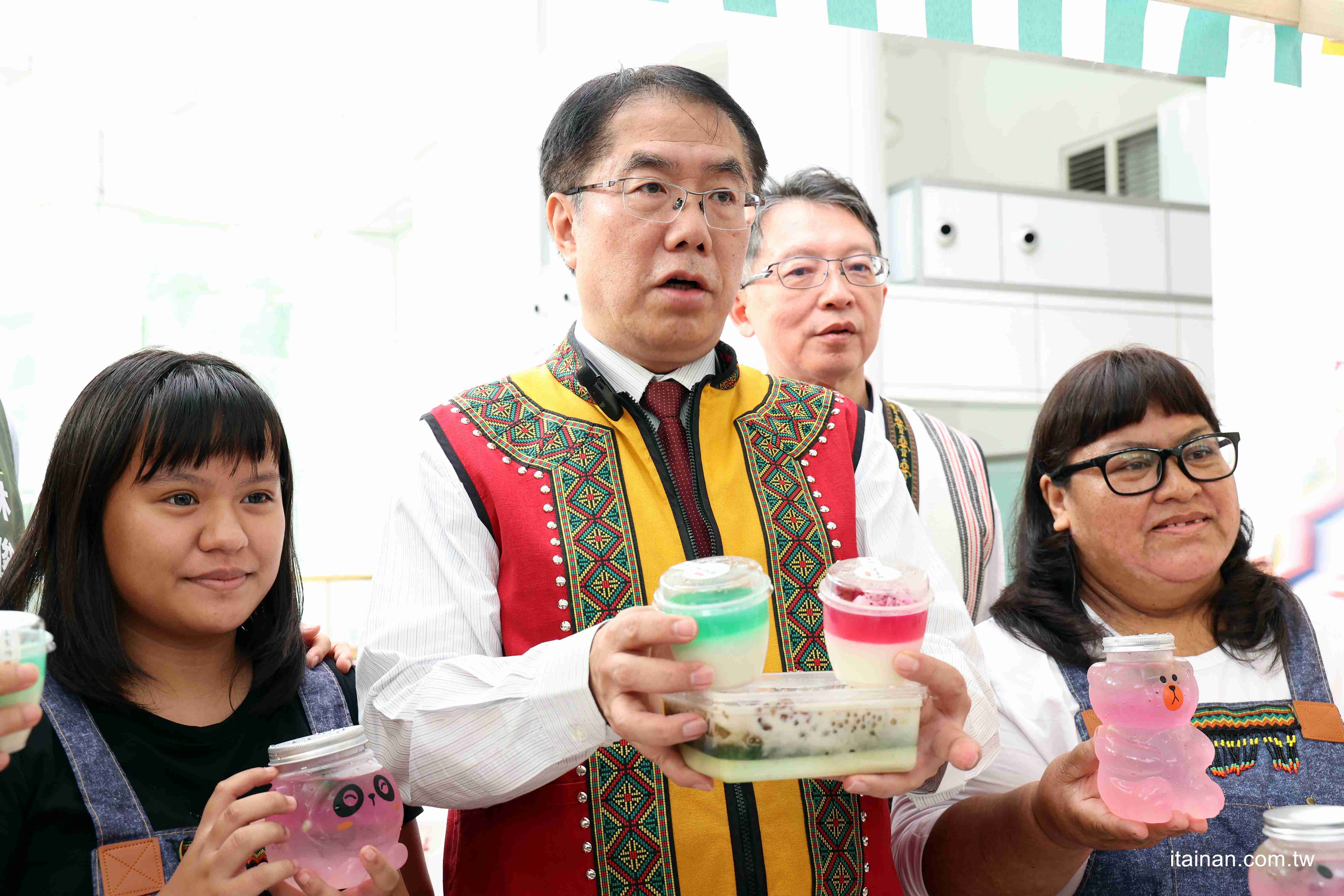 都會區飄濃濃原民特色「Tabe札哈木樂原」13家品牌新品搶先看!集結美食、文創、美妝的原民特色品牌讓據點更熱鬧! 都會區飄濃濃原民特色「Tabe札哈木樂原」13家品牌新品搶先看!集結美食、文創、美妝的原民特色品牌讓據點更熱鬧!