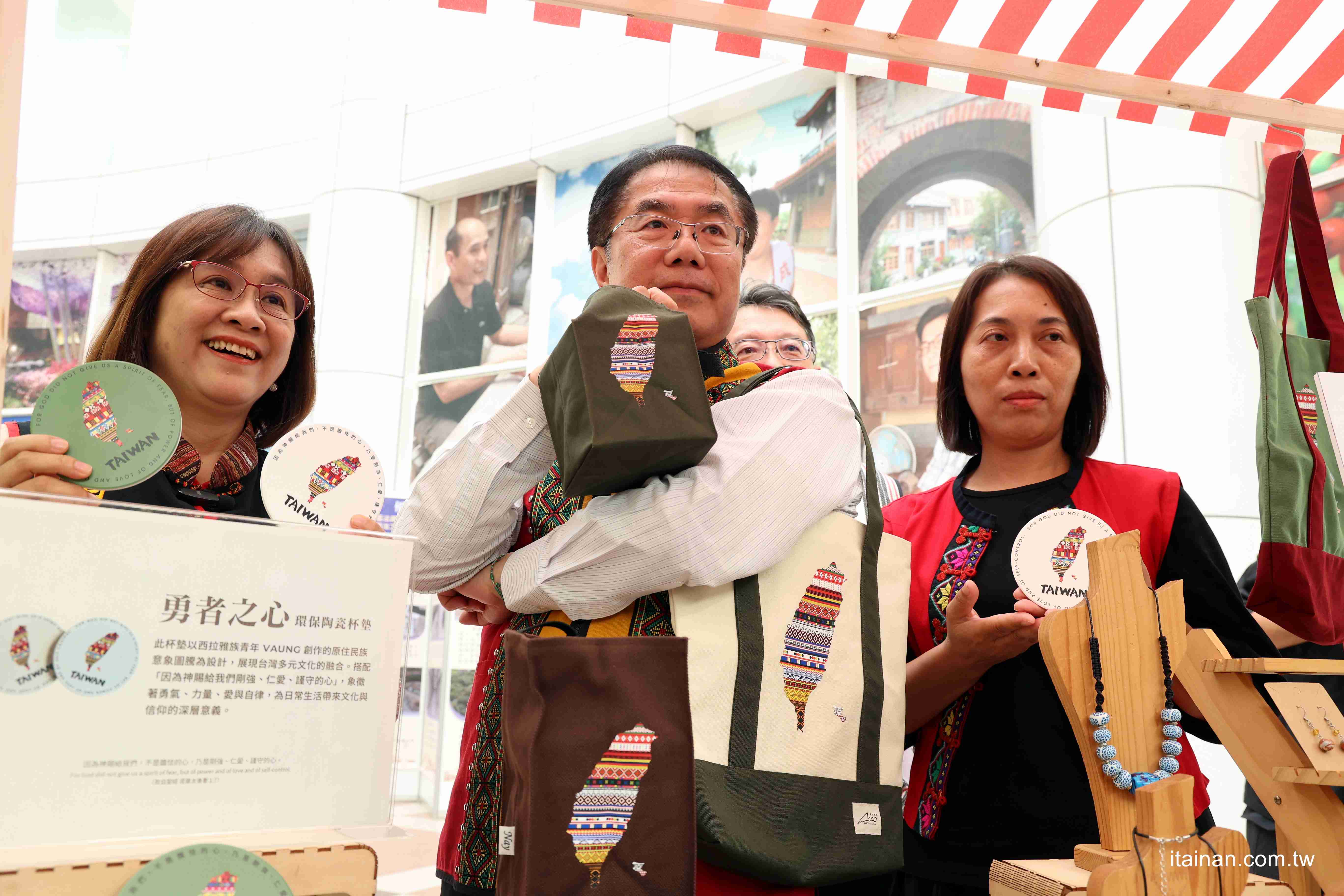 都會區飄濃濃原民特色「Tabe札哈木樂原」13家品牌新品搶先看!集結美食、文創、美妝的原民特色品牌讓據點更熱鬧! 都會區飄濃濃原民特色「Tabe札哈木樂原」13家品牌新品搶先看!集結美食、文創、美妝的原民特色品牌讓據點更熱鬧!