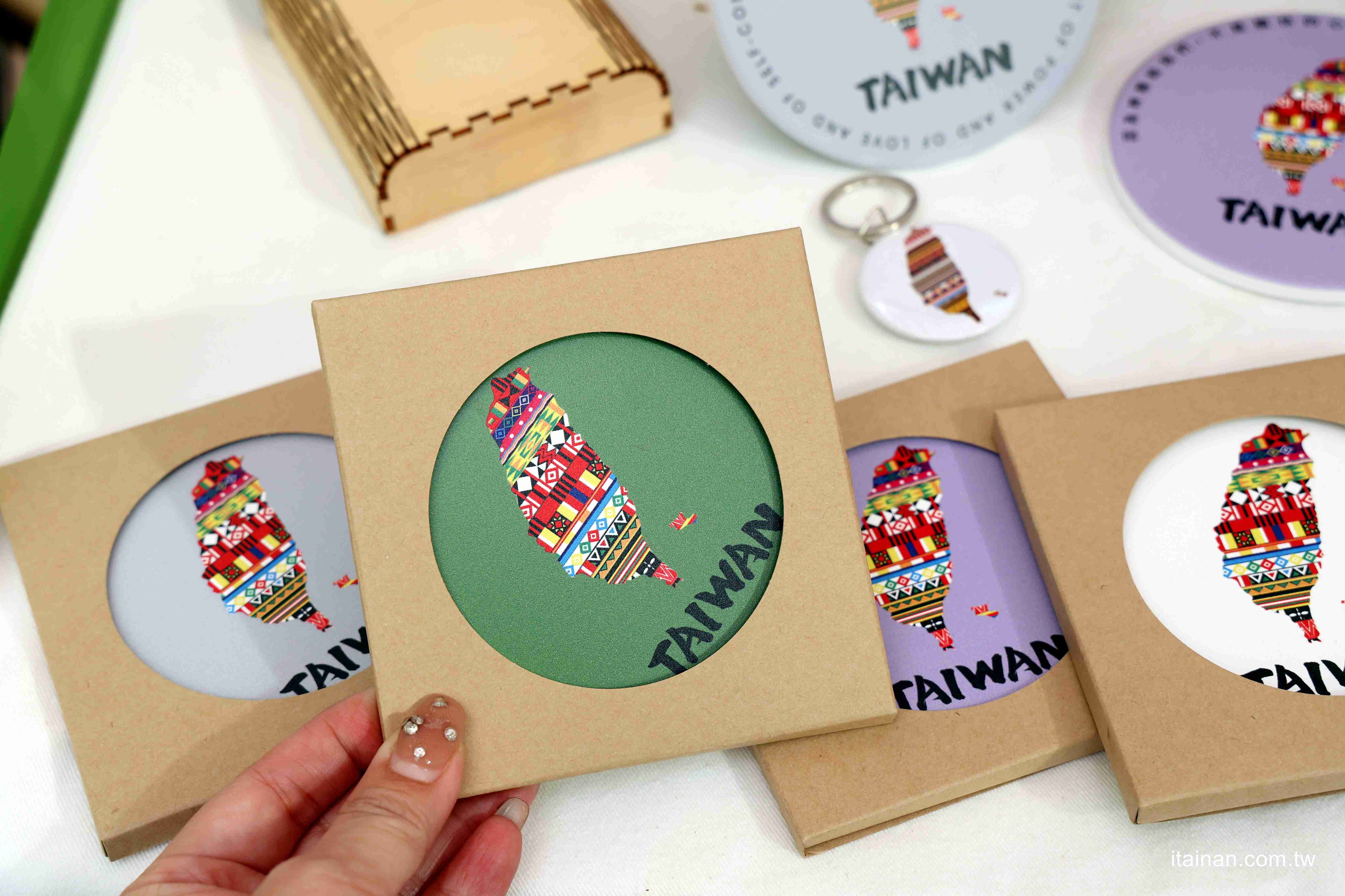 都會區飄濃濃原民特色「Tabe札哈木樂原」13家品牌新品搶先看!集結美食、文創、美妝的原民特色品牌讓據點更熱鬧! 都會區飄濃濃原民特色「Tabe札哈木樂原」13家品牌新品搶先看!集結美食、文創、美妝的原民特色品牌讓據點更熱鬧!