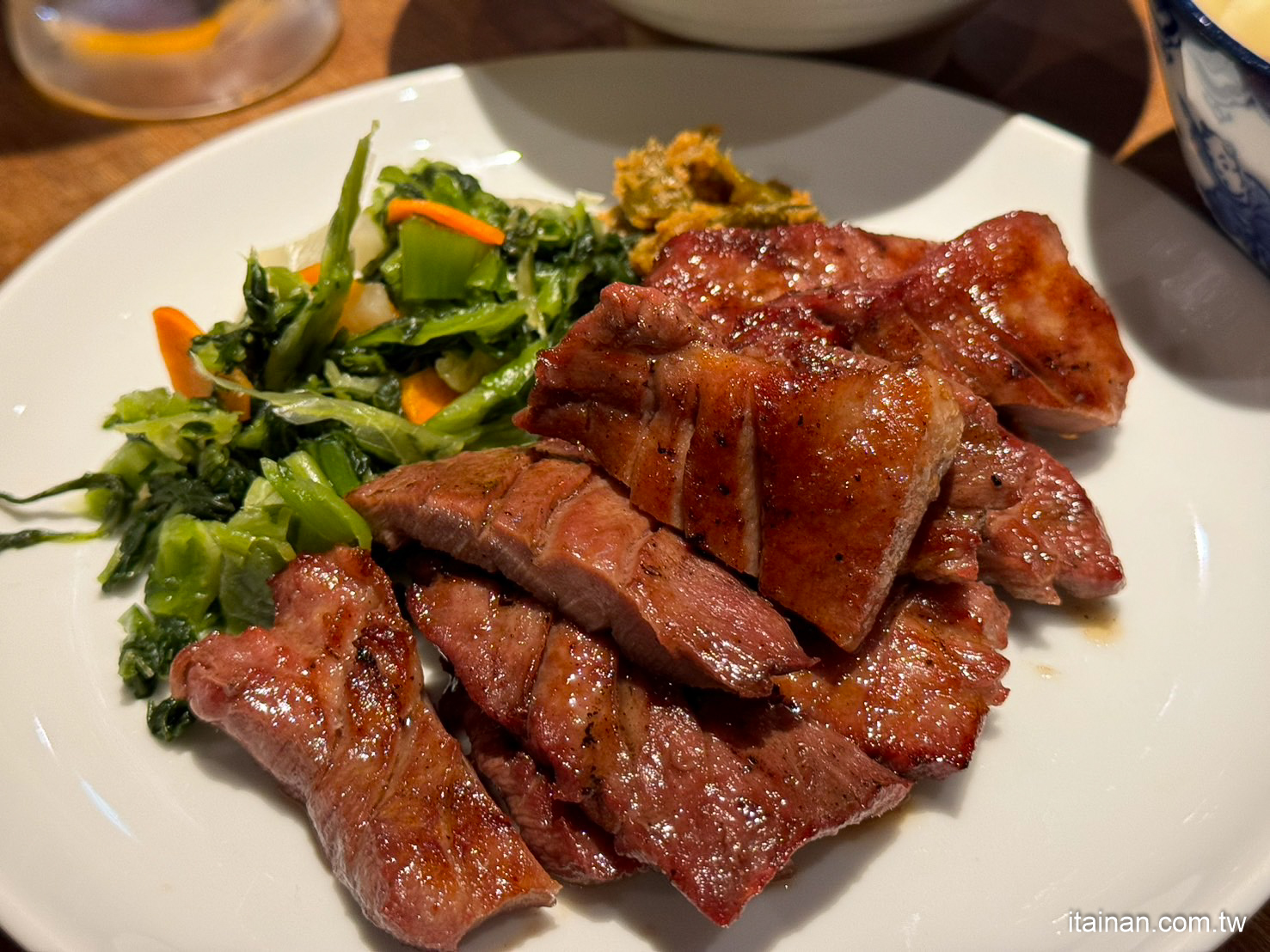 大阪美食｜大阪必吃神級美味!直火炭烤厚牛舌「牛たん炭火焼 吉次心齋橋店」大阪心齋橋美食｜有中文菜單｜大阪自由行｜心齋橋駅｜ 吉次．牛舌炭火燒心齋橋店