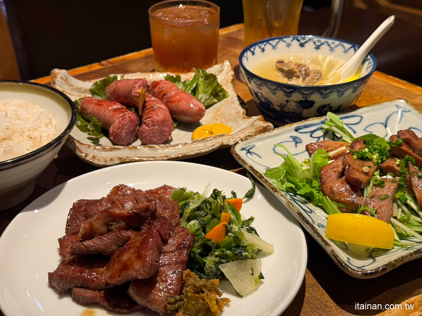 大阪美食｜大阪必吃神級美味!直火炭烤厚牛舌「牛たん炭火焼 吉次心齋橋店」大阪心齋橋美食｜有中文菜單｜大阪自由行｜心齋橋駅｜ 吉次．牛舌炭火燒心齋橋店