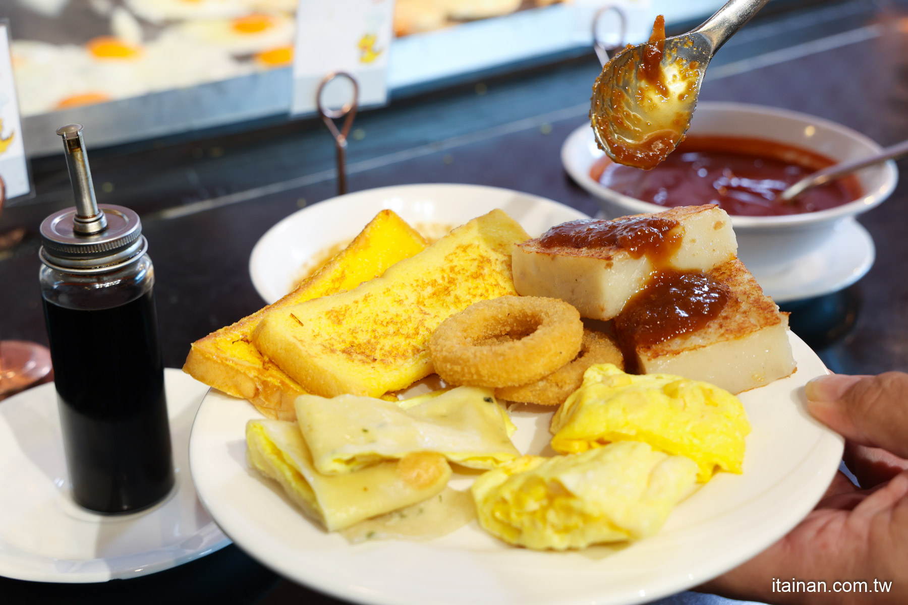 桃園．住宿｜桃園親子渡假飯店!房間就有美人湯、1500坪水療設施、超大親子館、賽車道 、攀岩、球池等，不出飯店也能玩一整天!早餐吃鴨肉麵、鮮肉餛飩湯!「南方莊園渡假飯店」