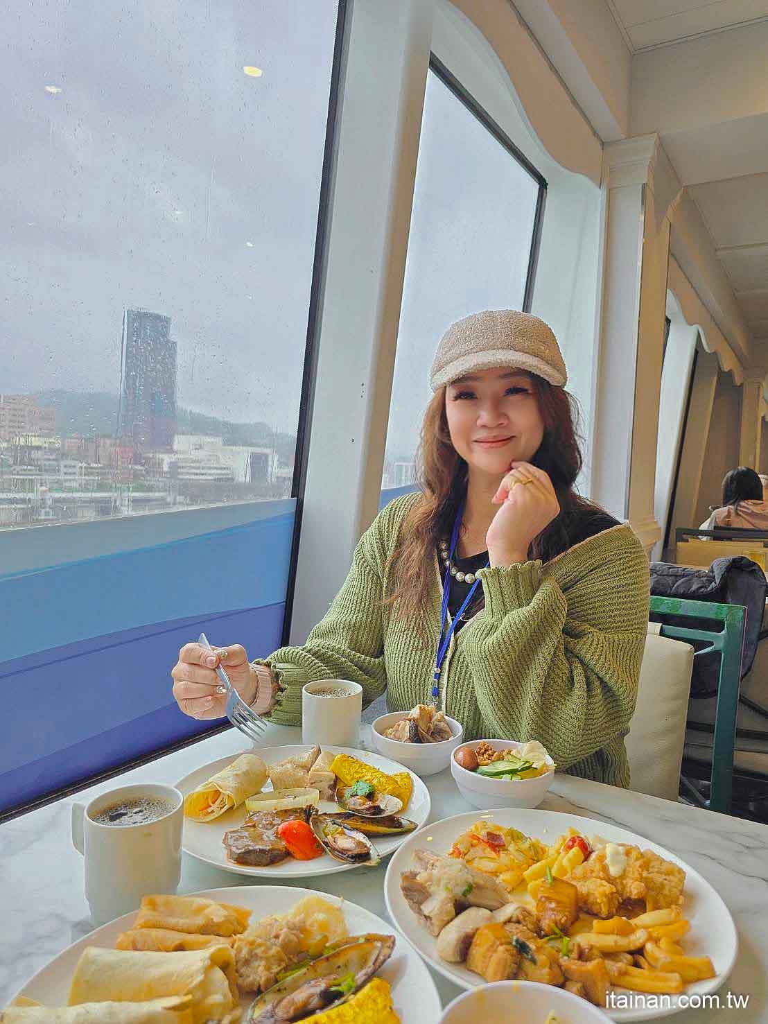搭郵輪去旅行每天都被大海跟美食療癒~「舌尖上的郵輪」麗星郵輪探索星號必吃餐廳全攻略!超熱門桌邊秀鐵板燒、烤鴨兩吃沒預約吃不到