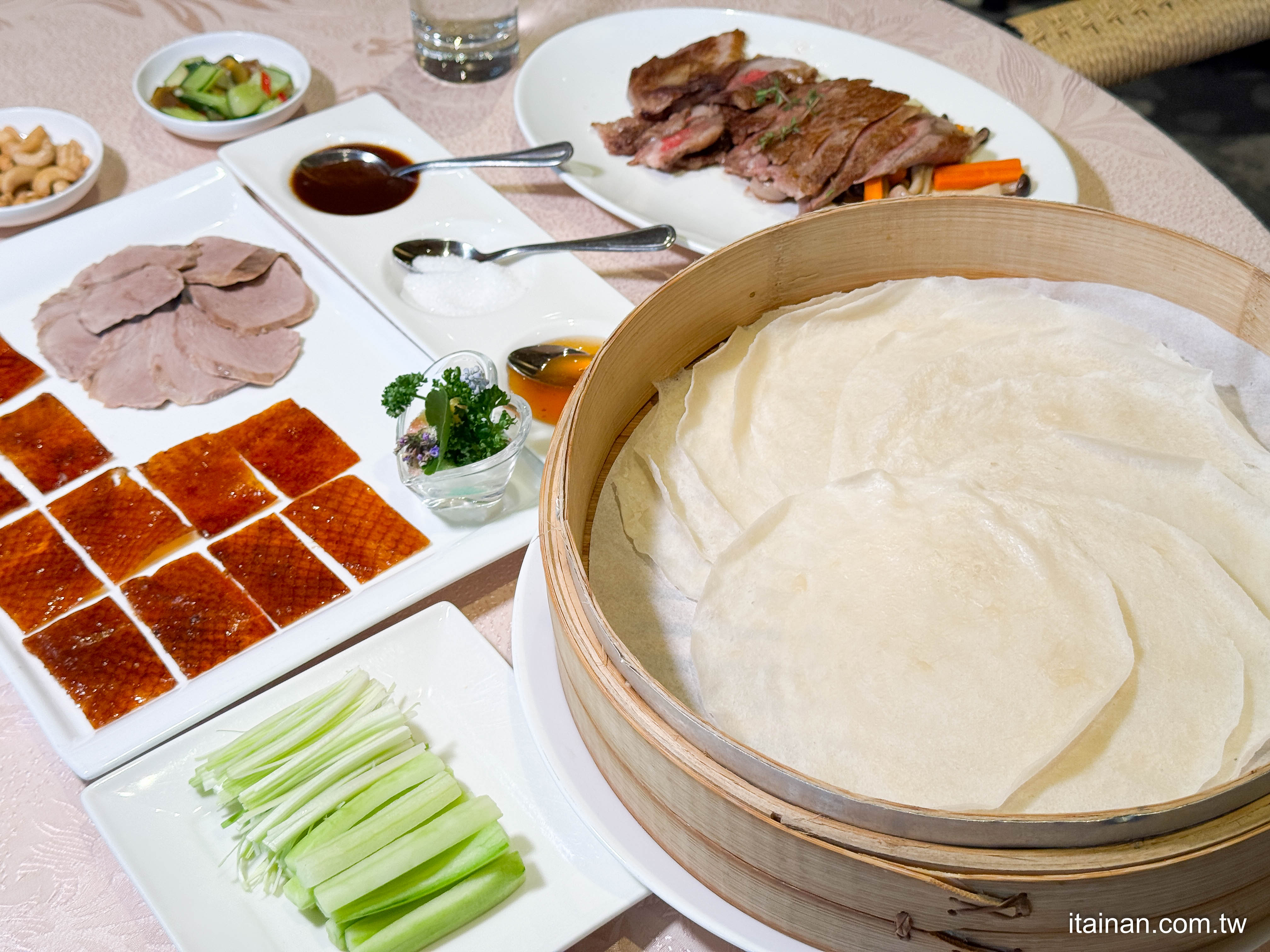 搭郵輪去旅行每天都被大海跟美食療癒~「舌尖上的郵輪」麗星郵輪探索星號必吃餐廳全攻略!超熱門桌邊秀鐵板燒、烤鴨兩吃沒預約吃不到