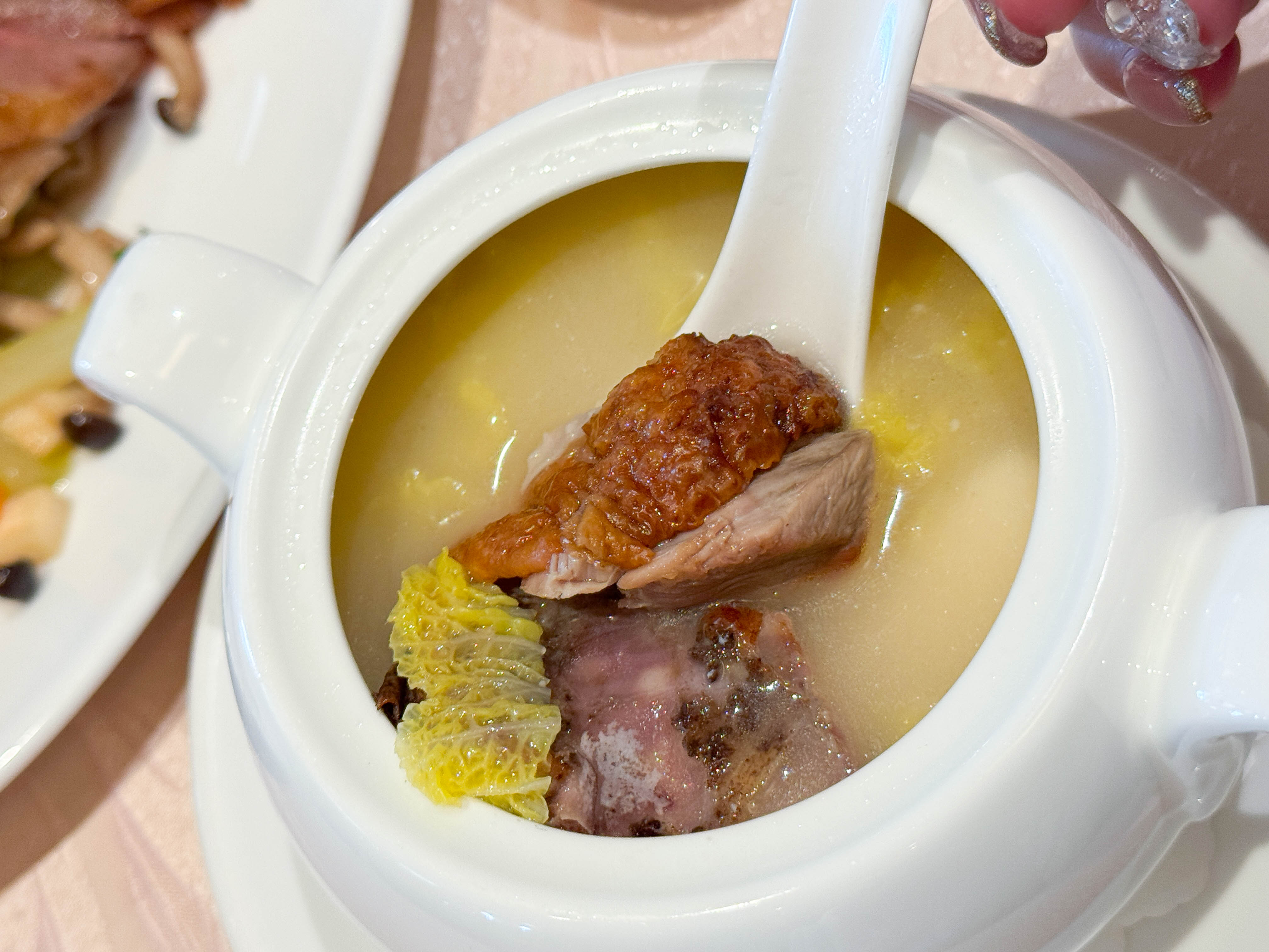 搭郵輪去旅行每天都被大海跟美食療癒~「舌尖上的郵輪」麗星郵輪探索星號必吃餐廳全攻略!超熱門桌邊秀鐵板燒、烤鴨兩吃沒預約吃不到