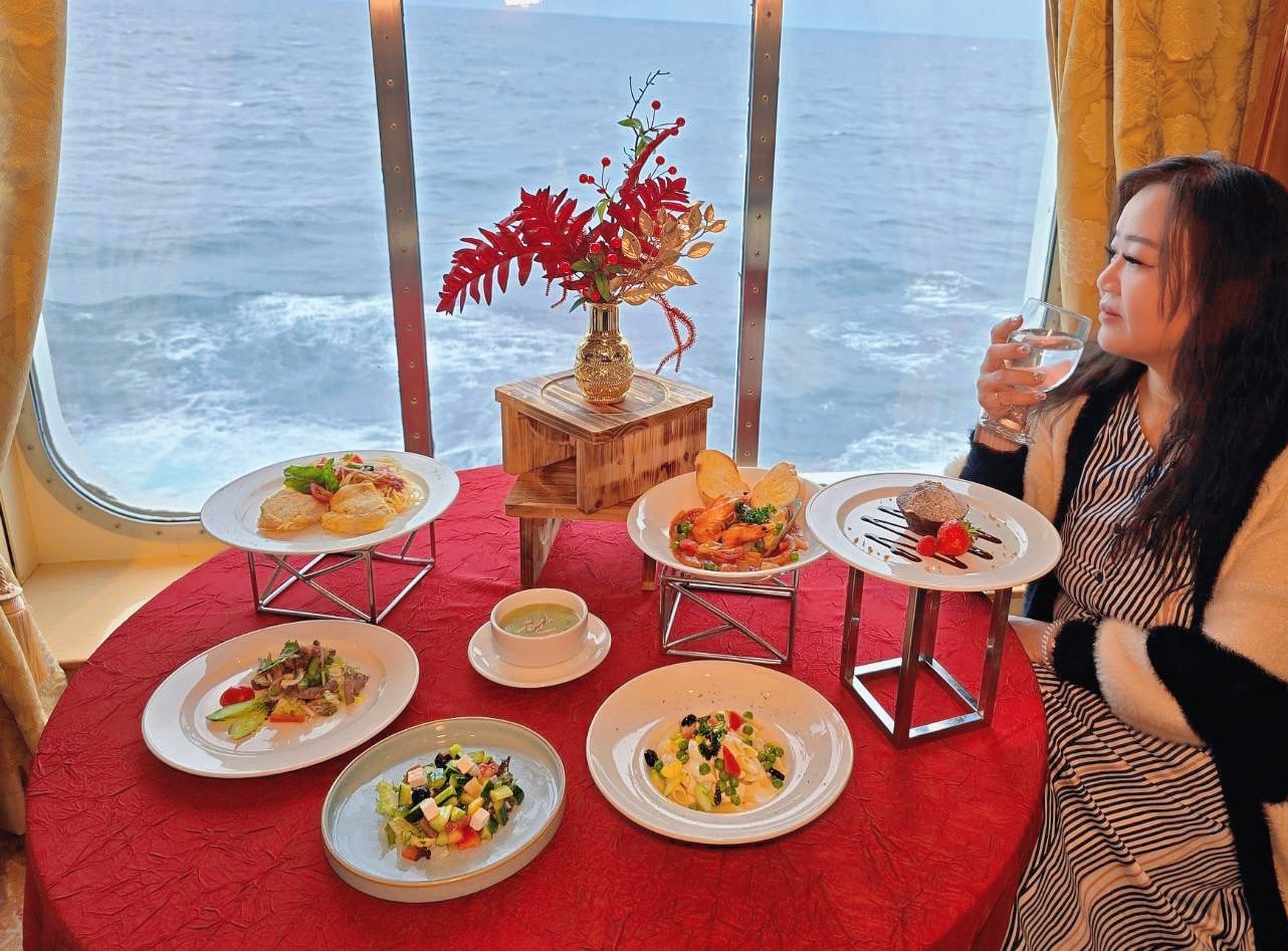 搭郵輪去旅行每天都被大海跟美食療癒~「舌尖上的郵輪」麗星郵輪探索星號必吃餐廳全攻略!超熱門桌邊秀鐵板燒、烤鴨兩吃沒預約吃不到