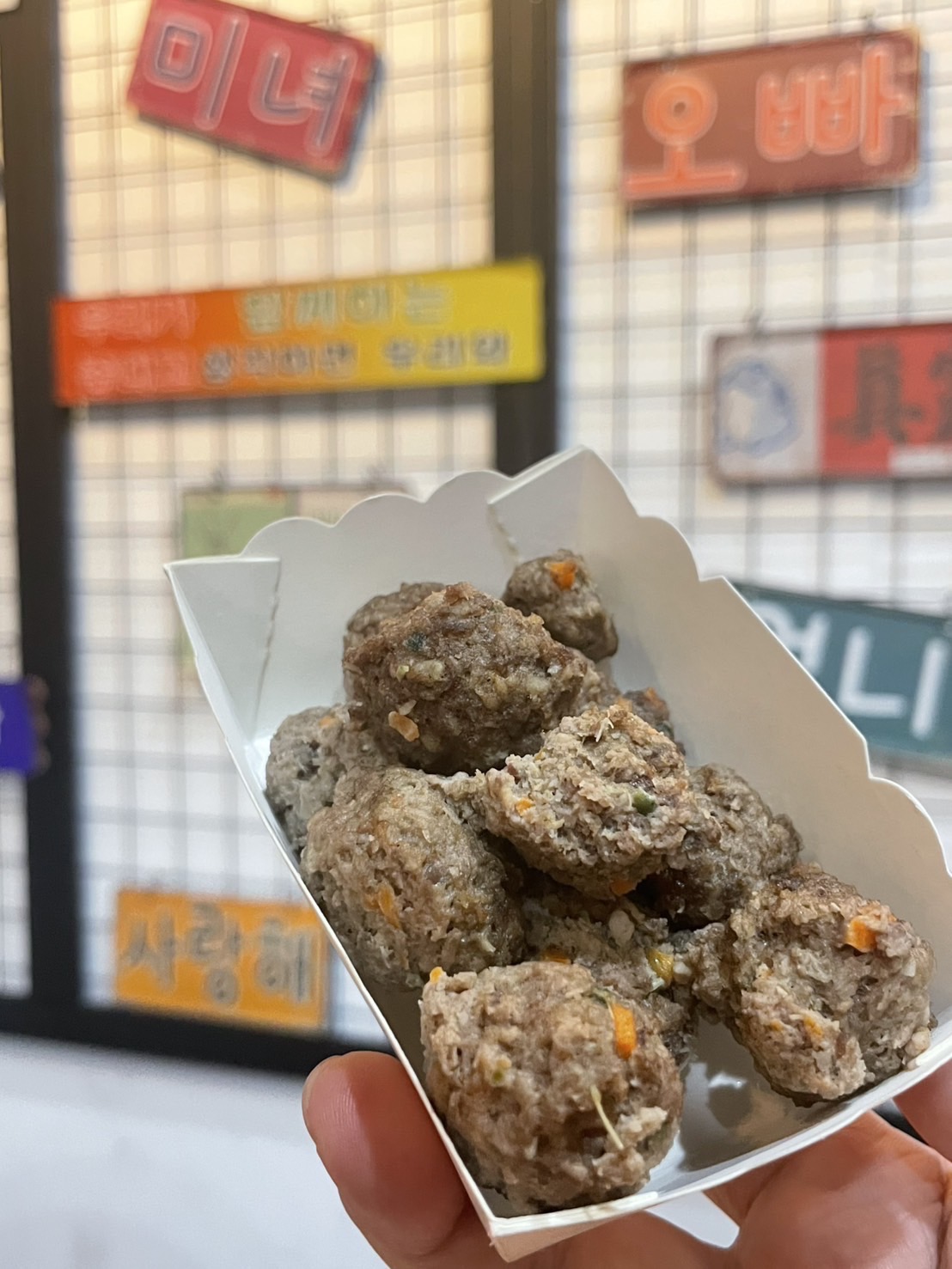 不用飛韓國~台南也能吃到道地韓式豬肉湯飯、馬鈴薯龍骨湯、DIY拳頭飯，小菜無限享用，免費提供寵物餐與兒童餐!「庫霸豬肉湯飯」｜台南安平美食｜寵物友善｜平價韓式料理