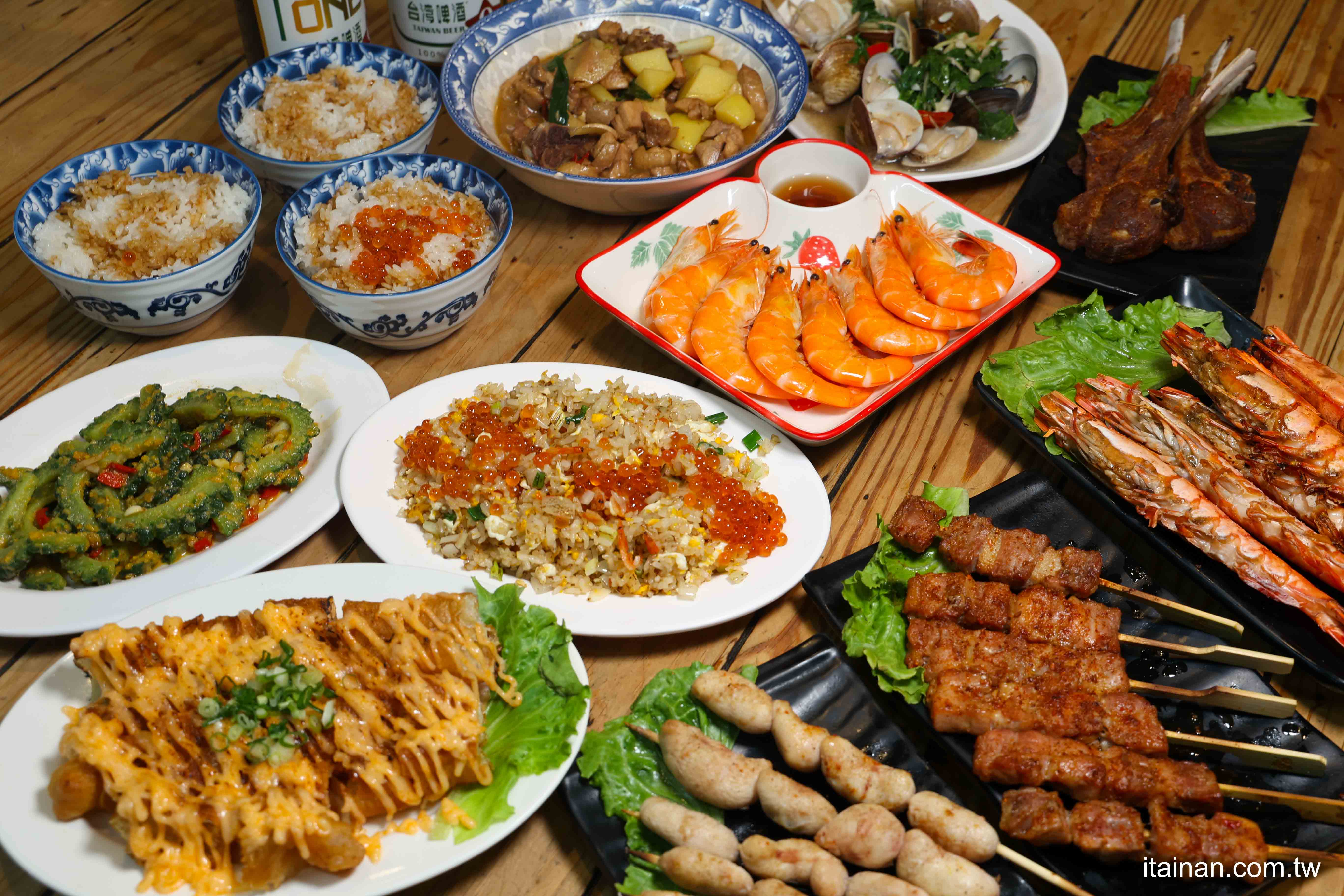 從『好拍』到『好吃』，重拾料理的節奏，讓每一道菜都值得被細細品嚐 ! 「府城騷烤家」台南熱炒串燒推薦｜台南宵夜