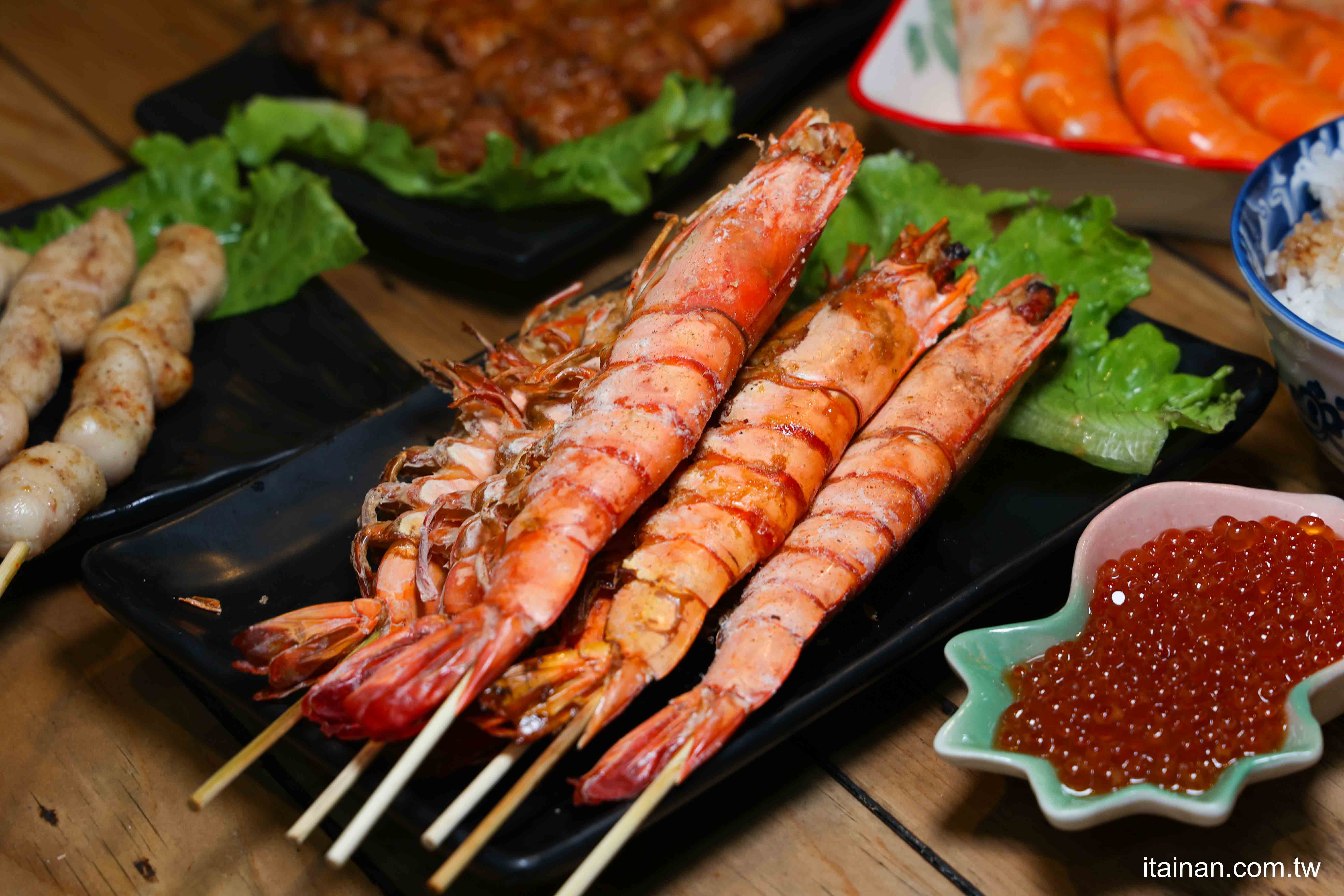 從『好拍』到『好吃』，重拾料理的節奏，讓每一道菜都值得被細細品嚐 ! 「府城騷烤家」台南熱炒串燒推薦｜台南宵夜
