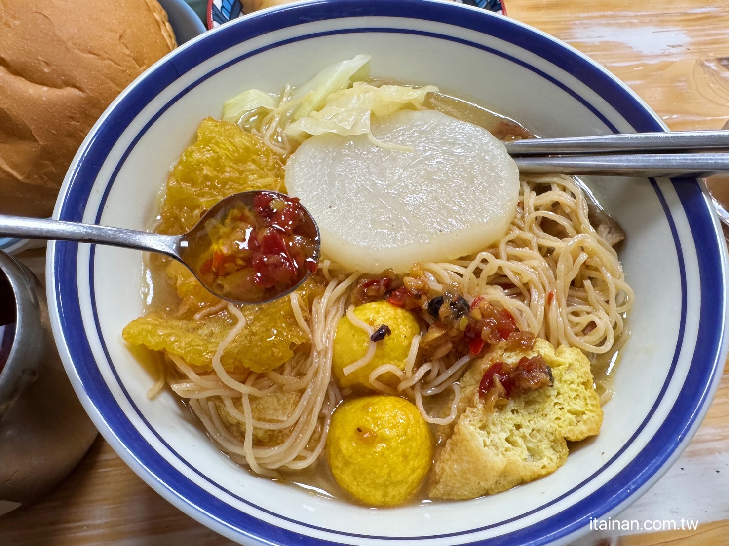 【台南食記】港式靈魂注入台南日常，車仔麵與絲襪奶茶讓人一秒回香港！香港人開的「港味 Classic Taste」