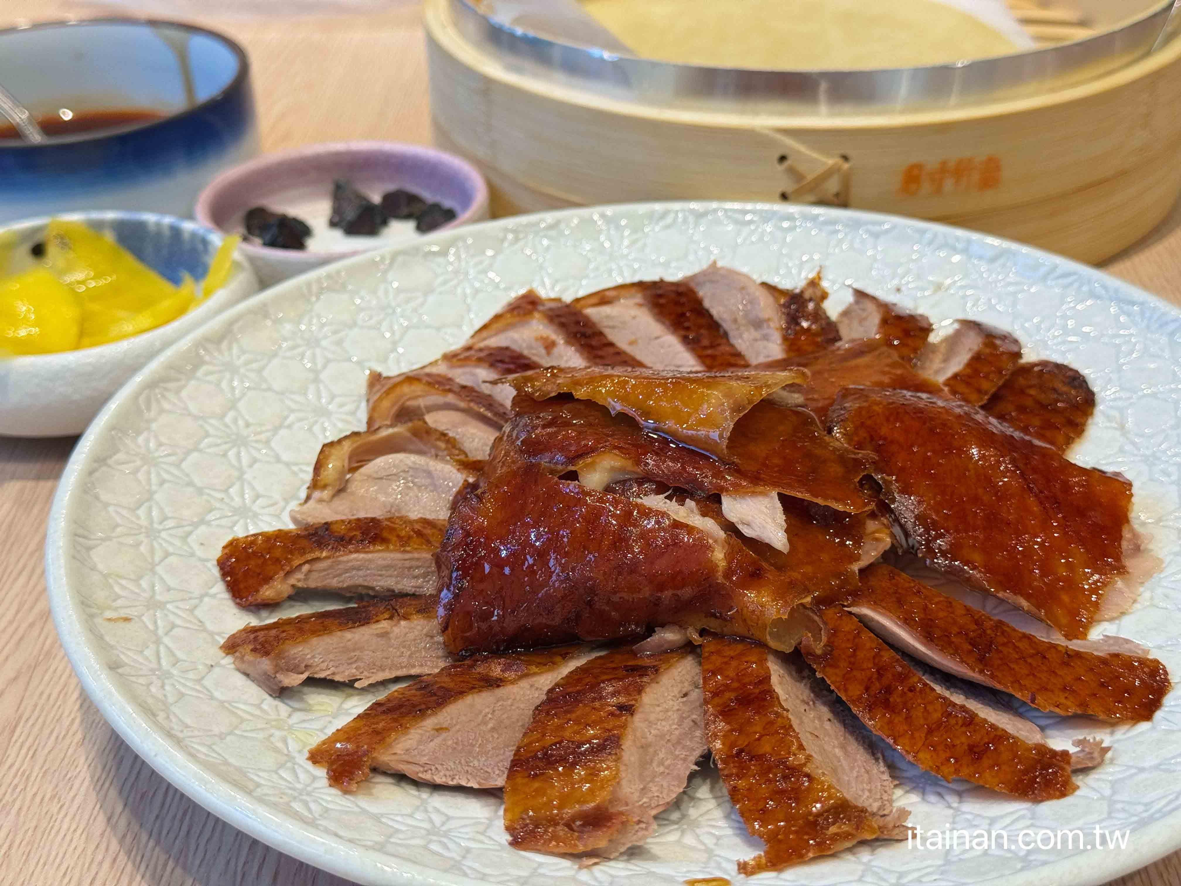 銀牌主廚的手路菜，台南「福來小棧」一鍋西瓜綿烤鴨鍋喝出古早味情懷!台南烤鴨推薦｜一鴨三吃