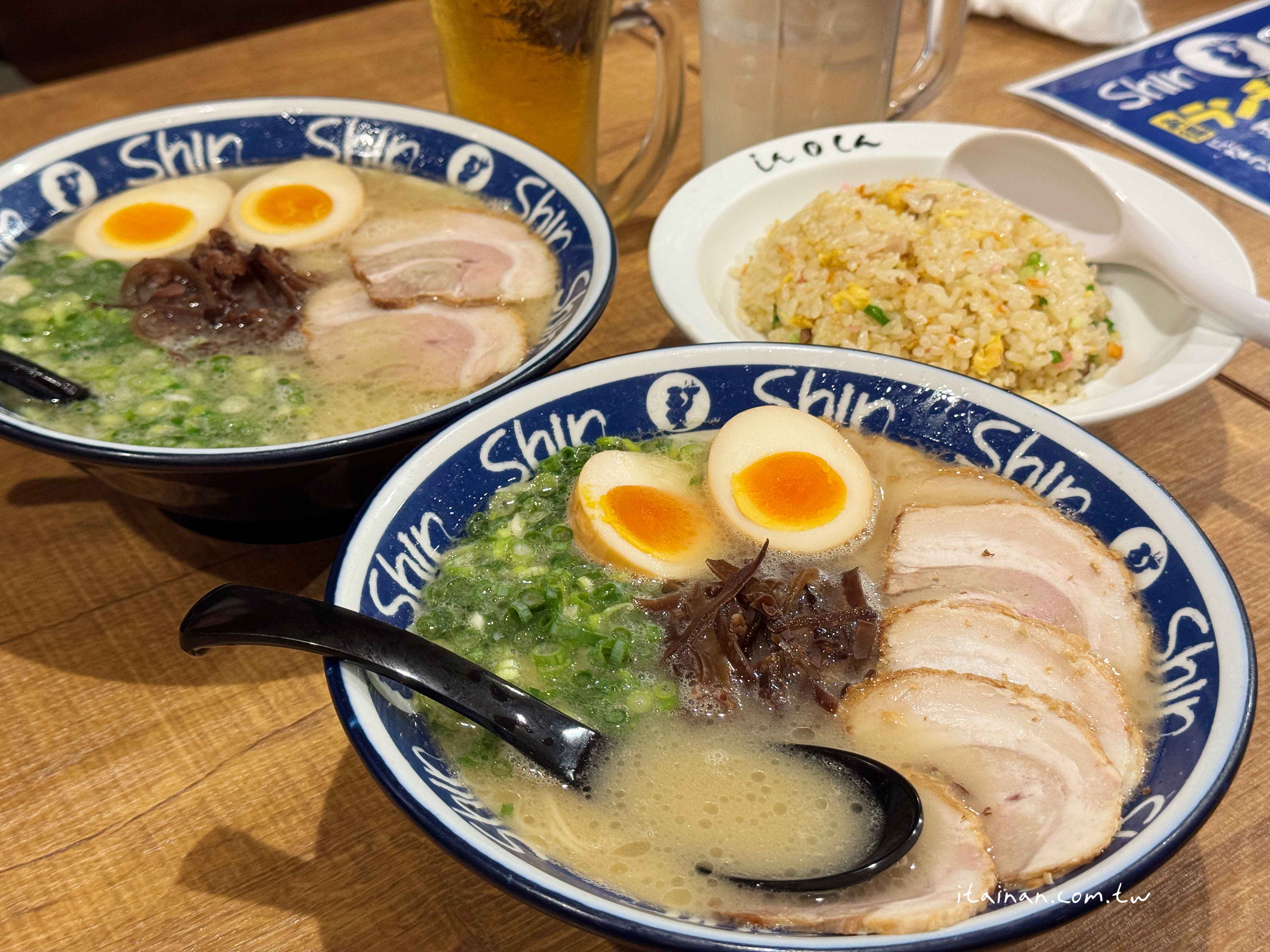【福岡美食】福岡天神必吃~屋台起家的博多人氣名店，濃郁卻清爽的純情湯頭「ShinShin 拉麵 PARCO 分店」