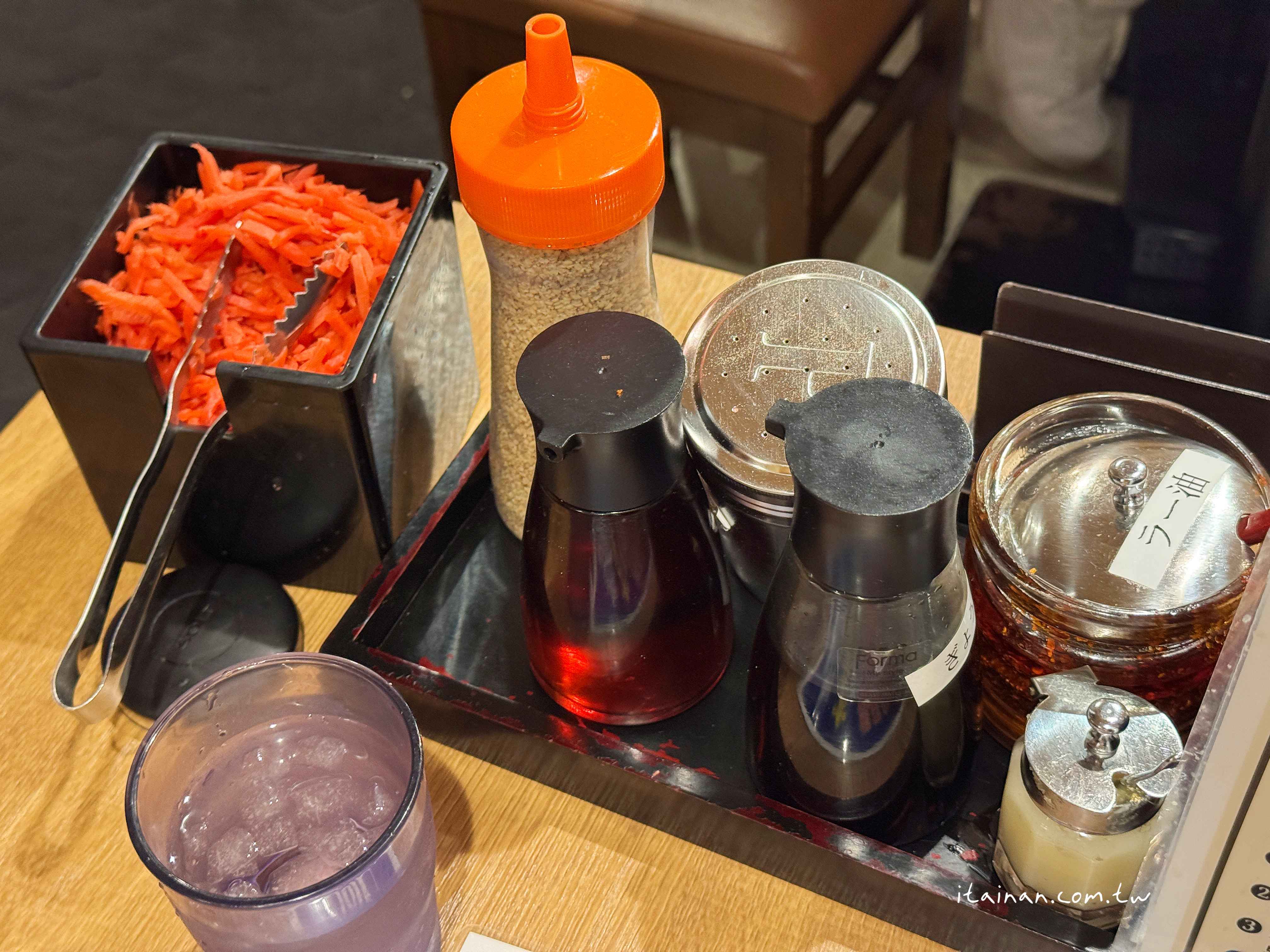 【福岡美食】福岡天神必吃~屋台起家的博多人氣名店，濃郁卻清爽的純情湯頭「ShinShin 拉麵 PARCO 分店」
