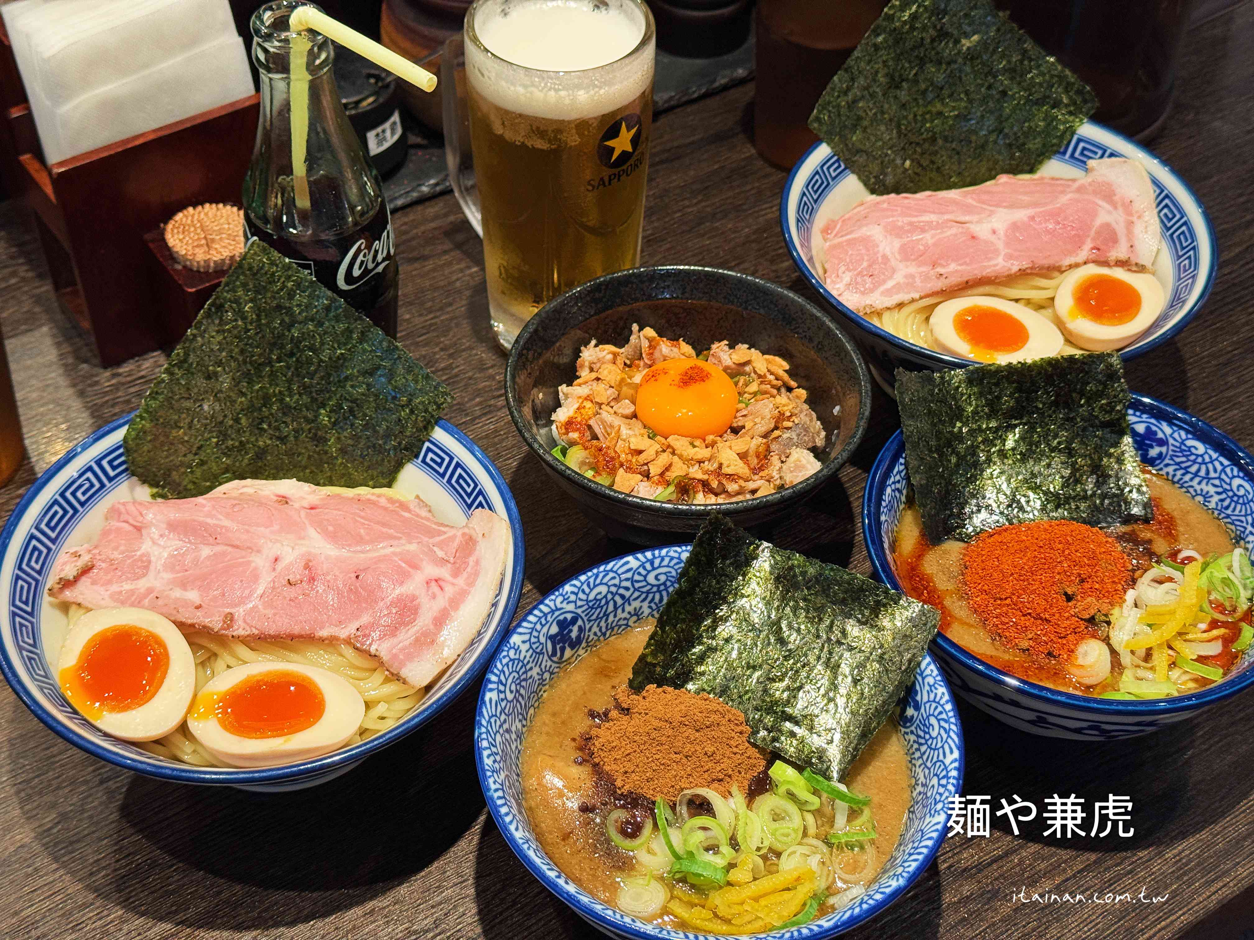 【福岡美食】福岡必吃排隊名店~濃厚魚介豚骨沾麵的代表作!一麵二吃好滿足，重口味愛好者必訪「麵屋兼虎」