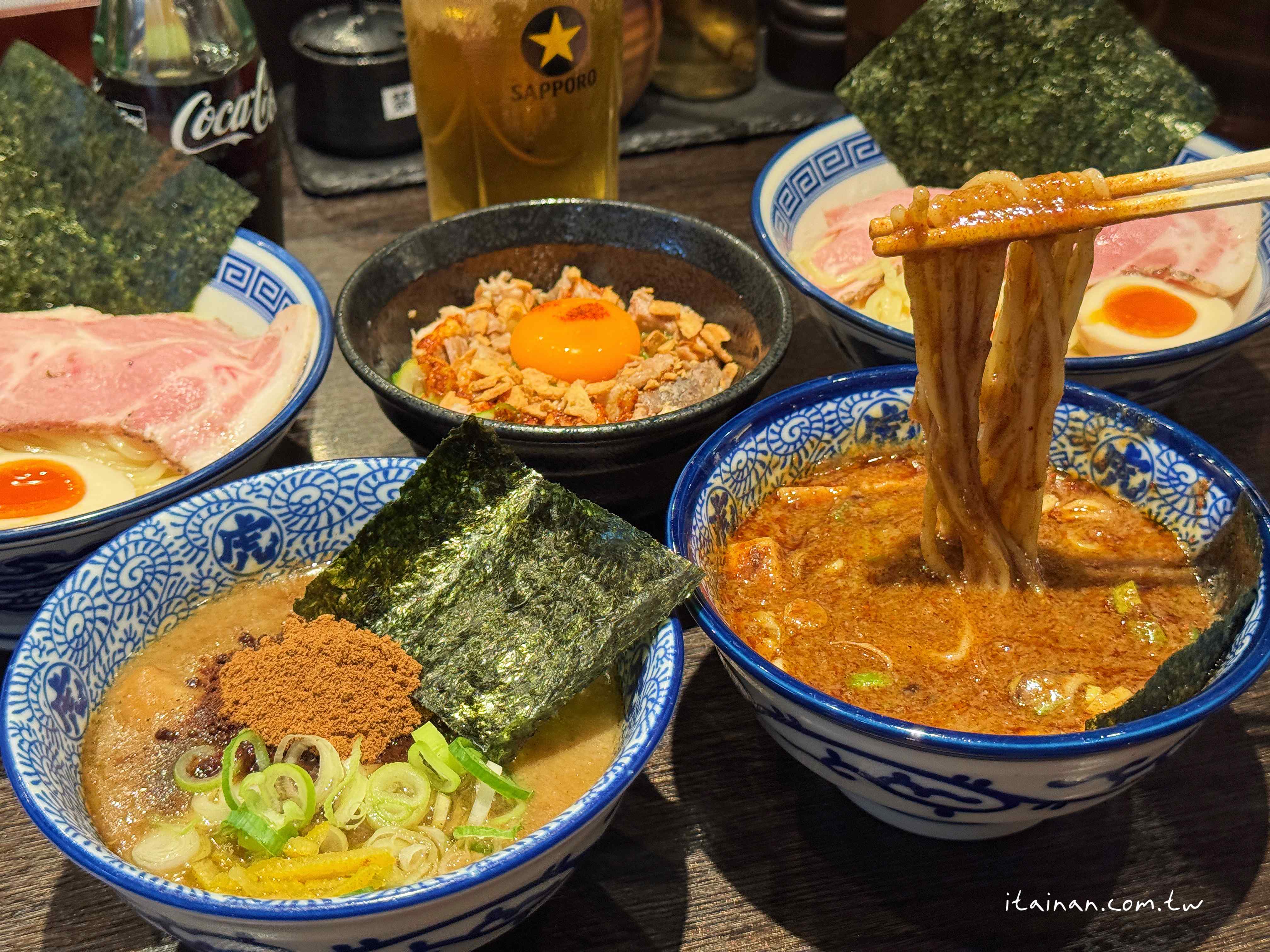【福岡美食】福岡必吃排隊名店~濃厚魚介豚骨沾麵的代表作!一麵二吃好滿足，重口味愛好者必訪「麵屋兼虎」