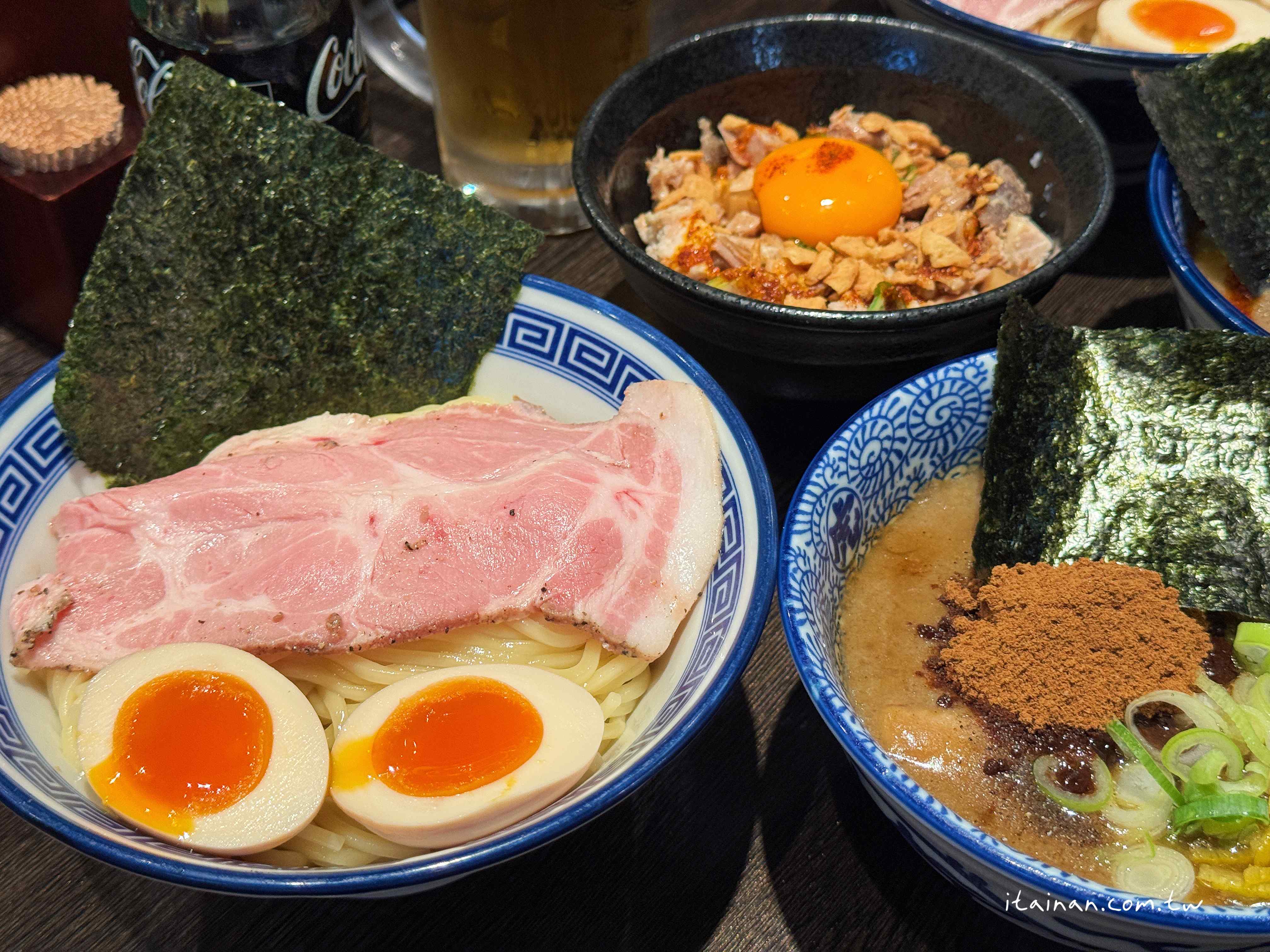 【福岡美食】福岡必吃排隊名店~濃厚魚介豚骨沾麵的代表作!一麵二吃好滿足，重口味愛好者必訪「麵屋兼虎」