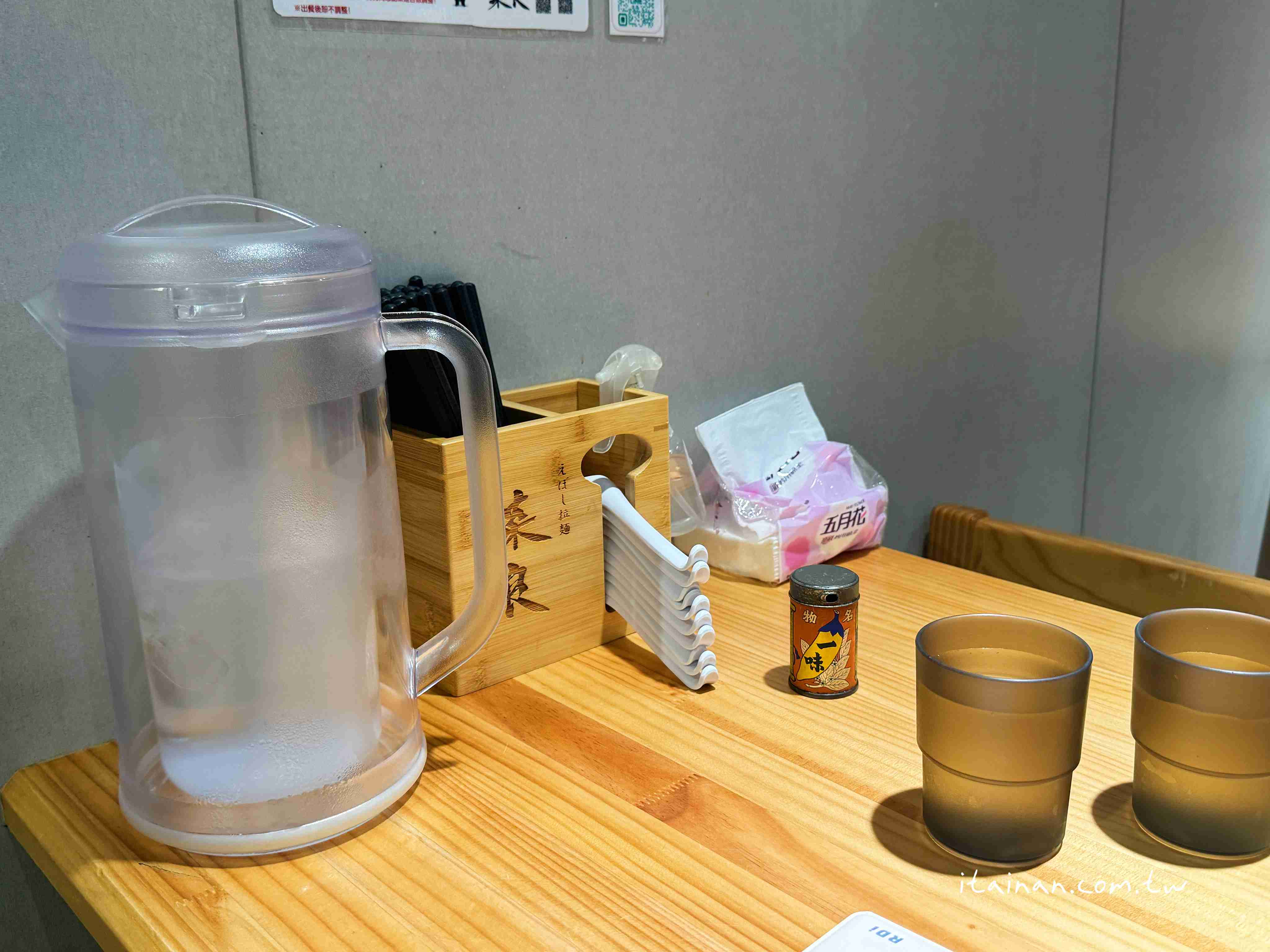 台南拉麵控必吃！高顏值、份量豪邁、味道濃郁又帶個性的二郎系拉麵～東區人氣店「菜良sara日式拉麺」