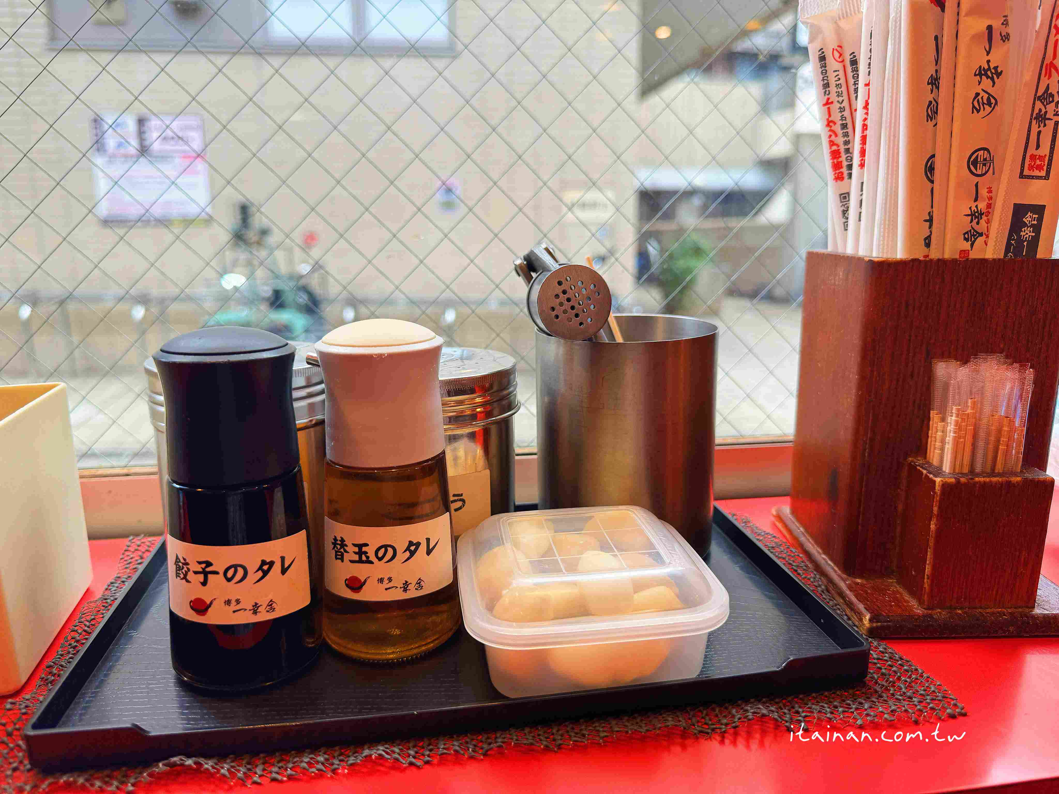 【福岡美食】還沒開門就排隊!濃郁又不膩，福岡人也愛的元祖泡系湯頭「博多一幸舍」博多本店