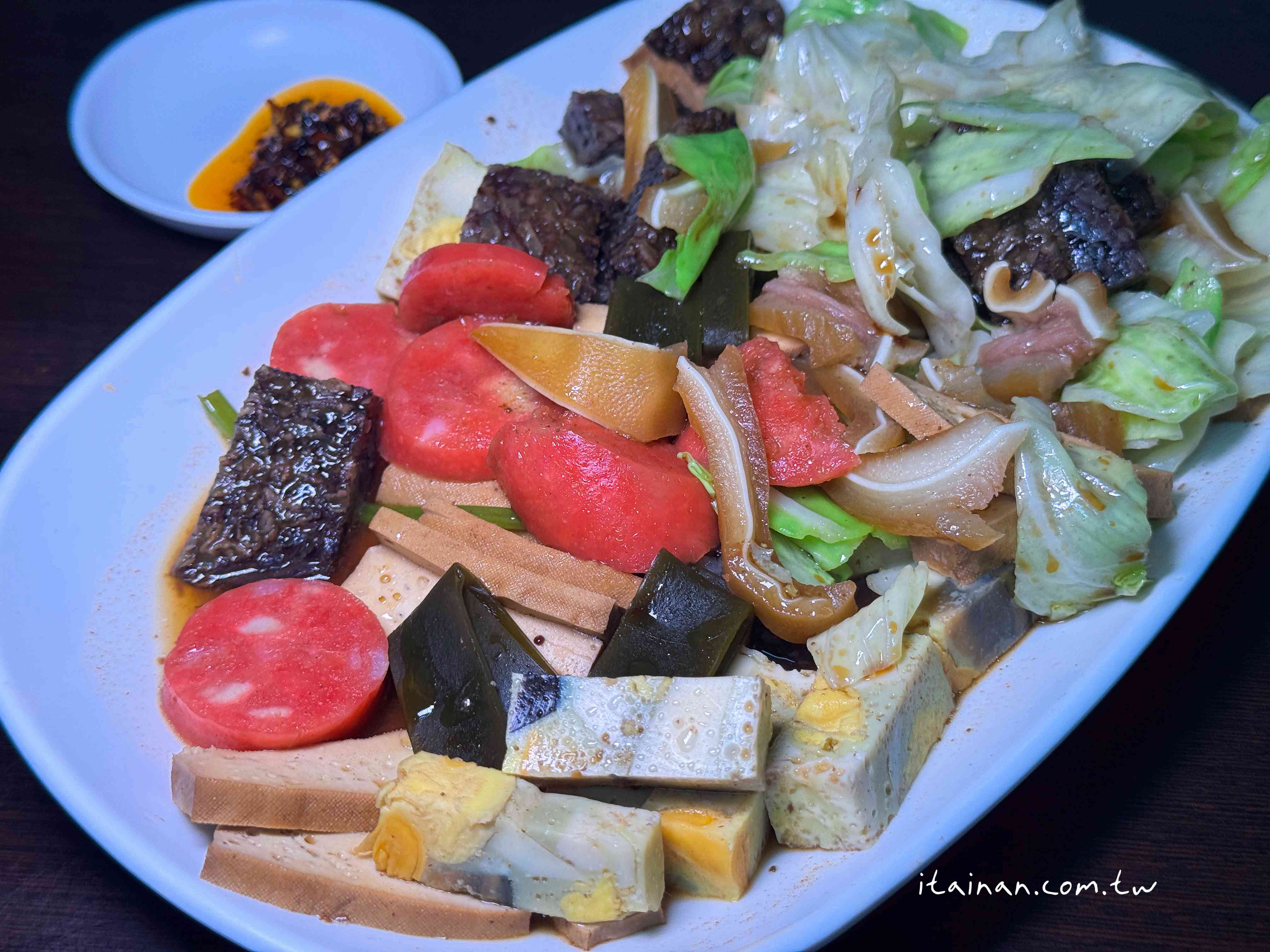 騎樓大鍋炒香氣四溢!手工陽春麵條炒出古早味,份量多到怕你吃不飽「劉哥麵店」 騎樓大鍋炒香氣四溢!手工陽春麵條炒出古早味,份量多到怕你吃不飽「劉哥麵店」