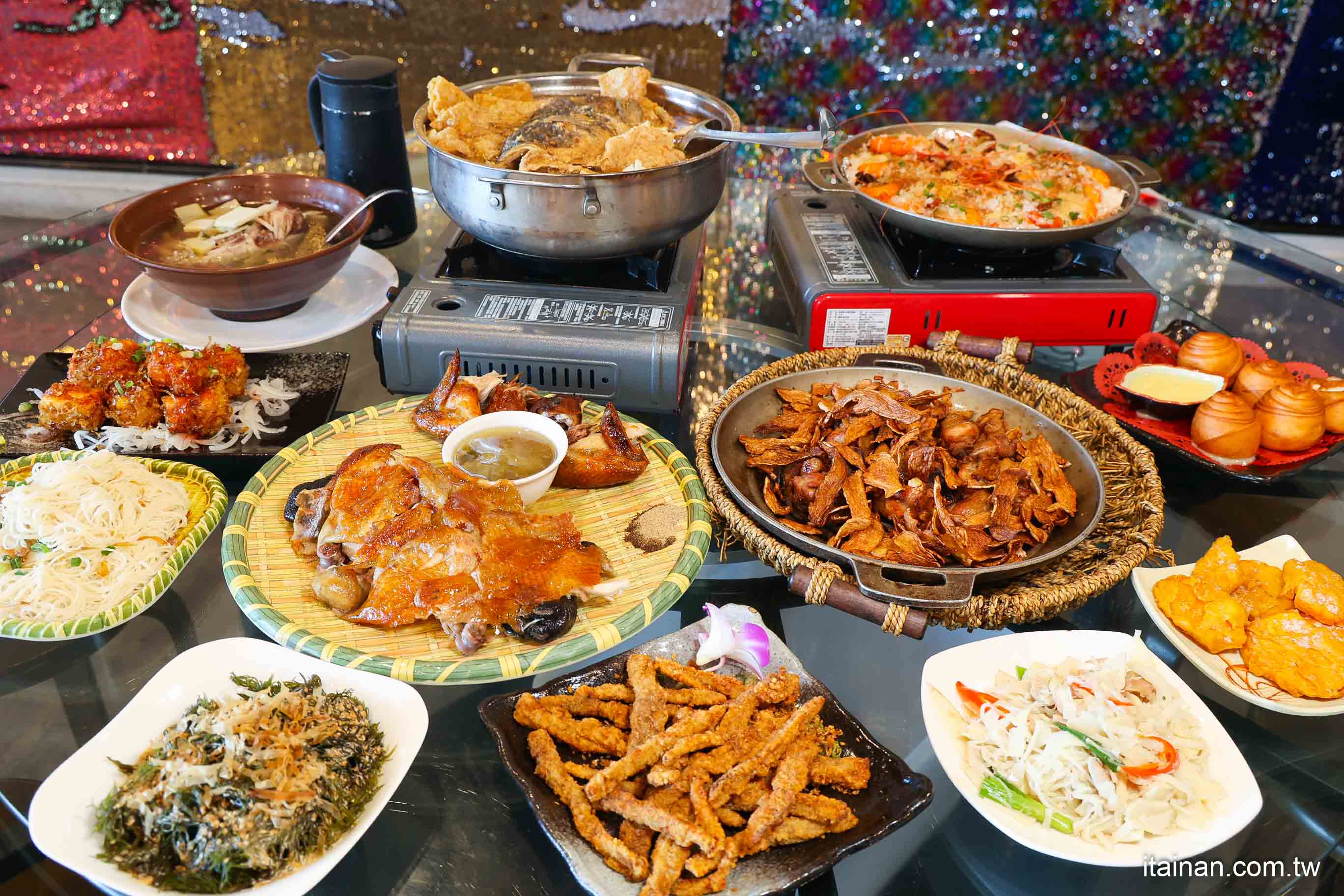 嘉義必吃人氣甕烤雞~生意好到遊覽車都包車來吃!爆汁甕烤雞、砂鍋魚頭、茶油煎雞通通不能錯過!「蔡大頭甕烤雞」嘉義美食 嘉義必吃人氣甕烤雞~生意好到遊覽車都包車來吃!爆汁甕烤雞、砂鍋魚頭、茶油煎雞通通不能錯過!「蔡大頭甕烤雞」嘉義美食