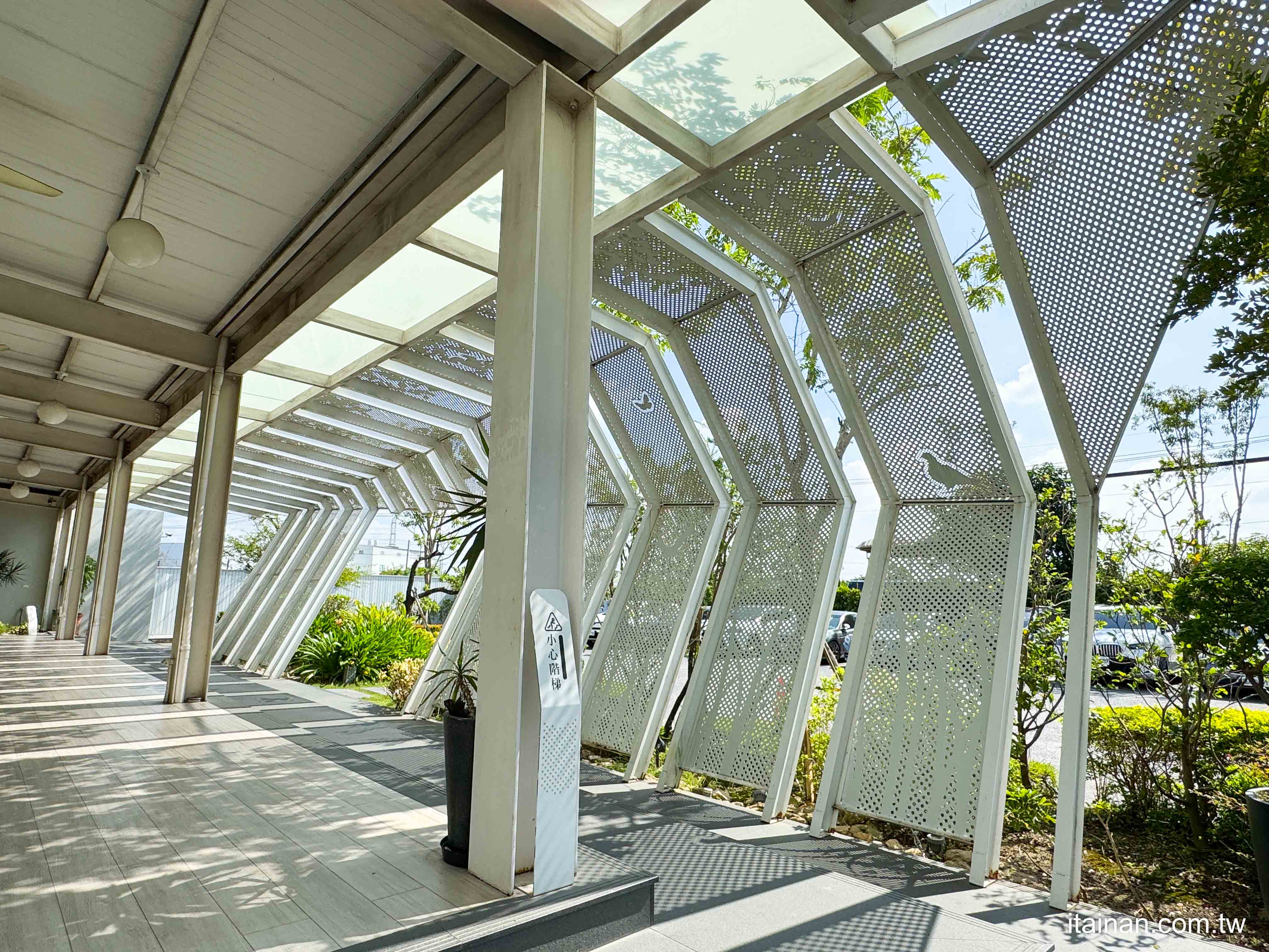 【台南牛肉火鍋】2025米其林推薦 ~台南溫體牛傳奇老店「阿裕牛肉涮涮鍋崑崙店」肉鮮湯好的神級美味｜肉燥飯免費吃