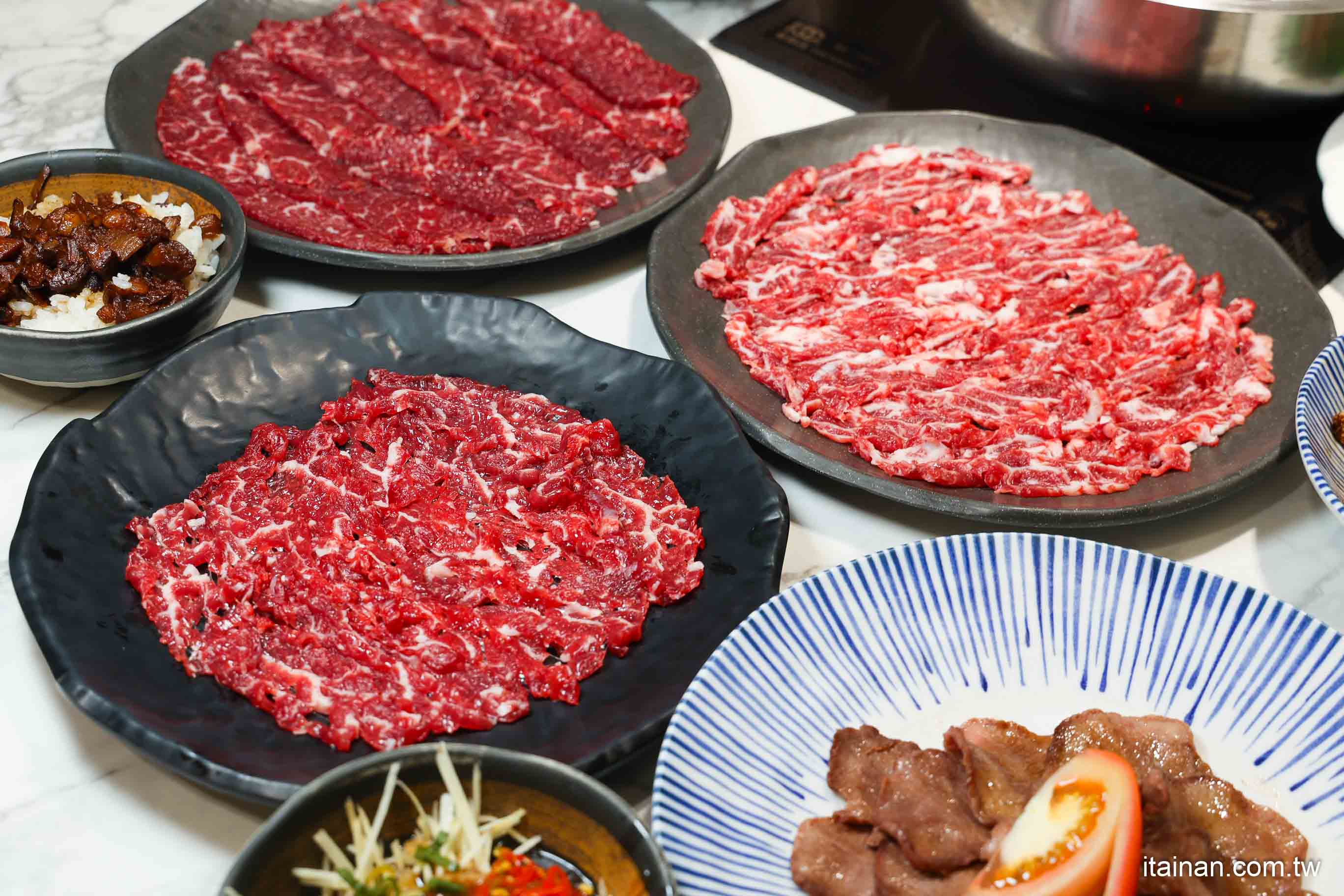 【台南牛肉火鍋】2025米其林推薦 ~台南溫體牛傳奇老店「阿裕牛肉涮涮鍋崑崙店」肉鮮湯好的神級美味｜肉燥飯免費吃