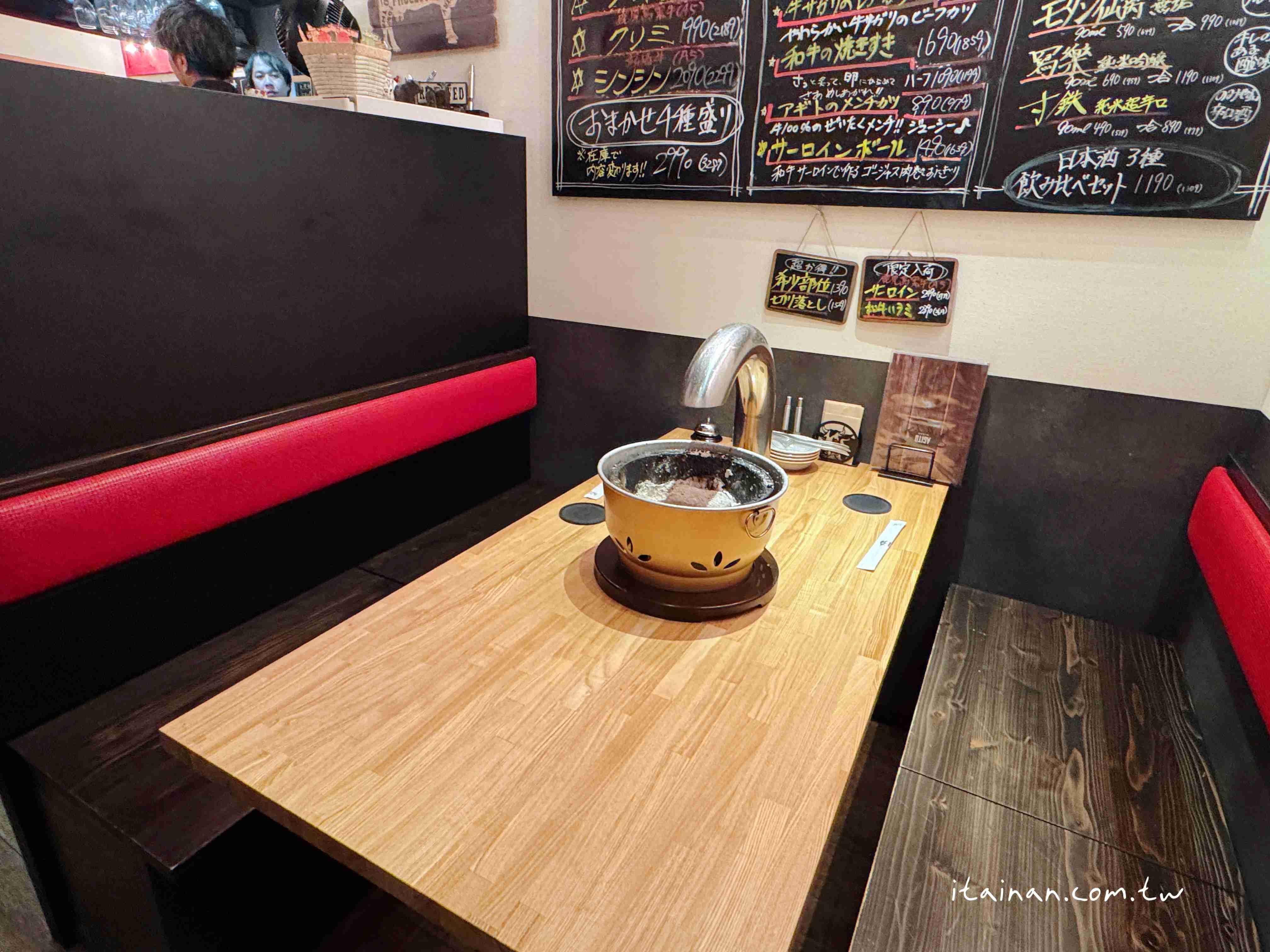 【福岡美食】福岡超人氣炭火和牛燒肉!不訂位吃不到~花形厚切牛舌必吃「炭火焼肉バル AGITO HIRAO」