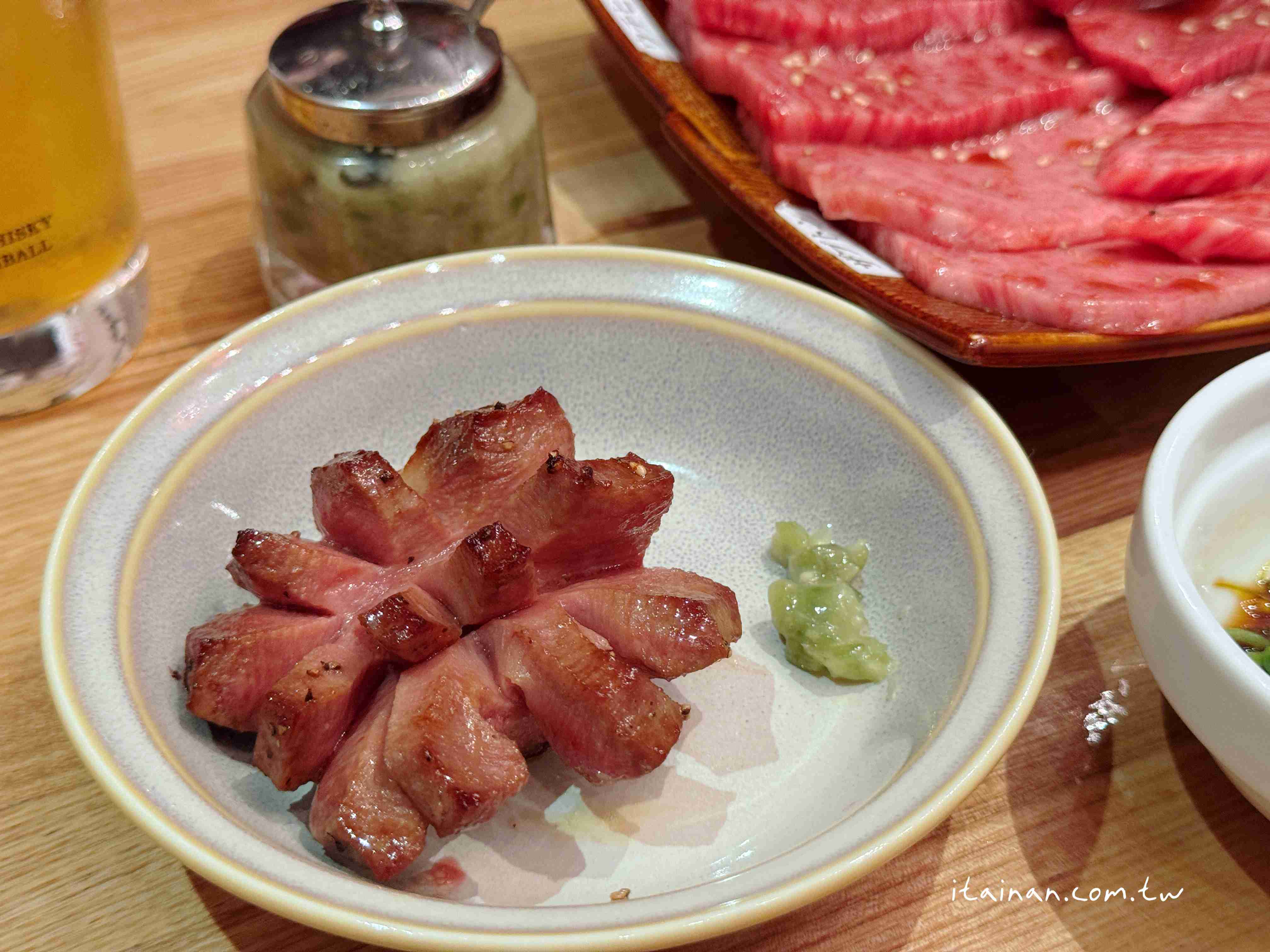 【福岡美食】福岡超人氣炭火和牛燒肉!不訂位吃不到~花形厚切牛舌必吃「炭火焼肉バル AGITO HIRAO」