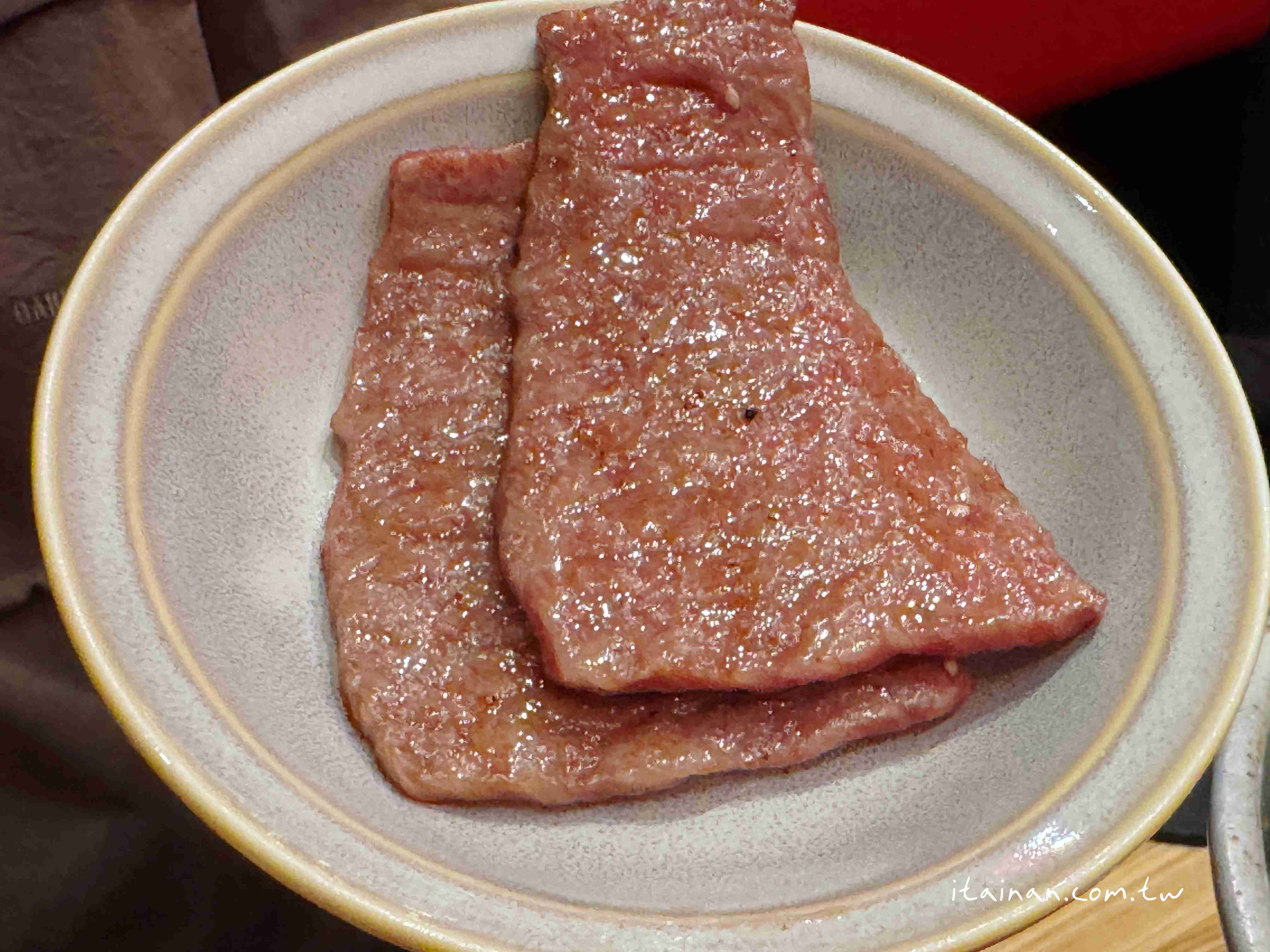 【福岡美食】福岡超人氣炭火和牛燒肉!不訂位吃不到~花形厚切牛舌必吃「炭火焼肉バル AGITO HIRAO」