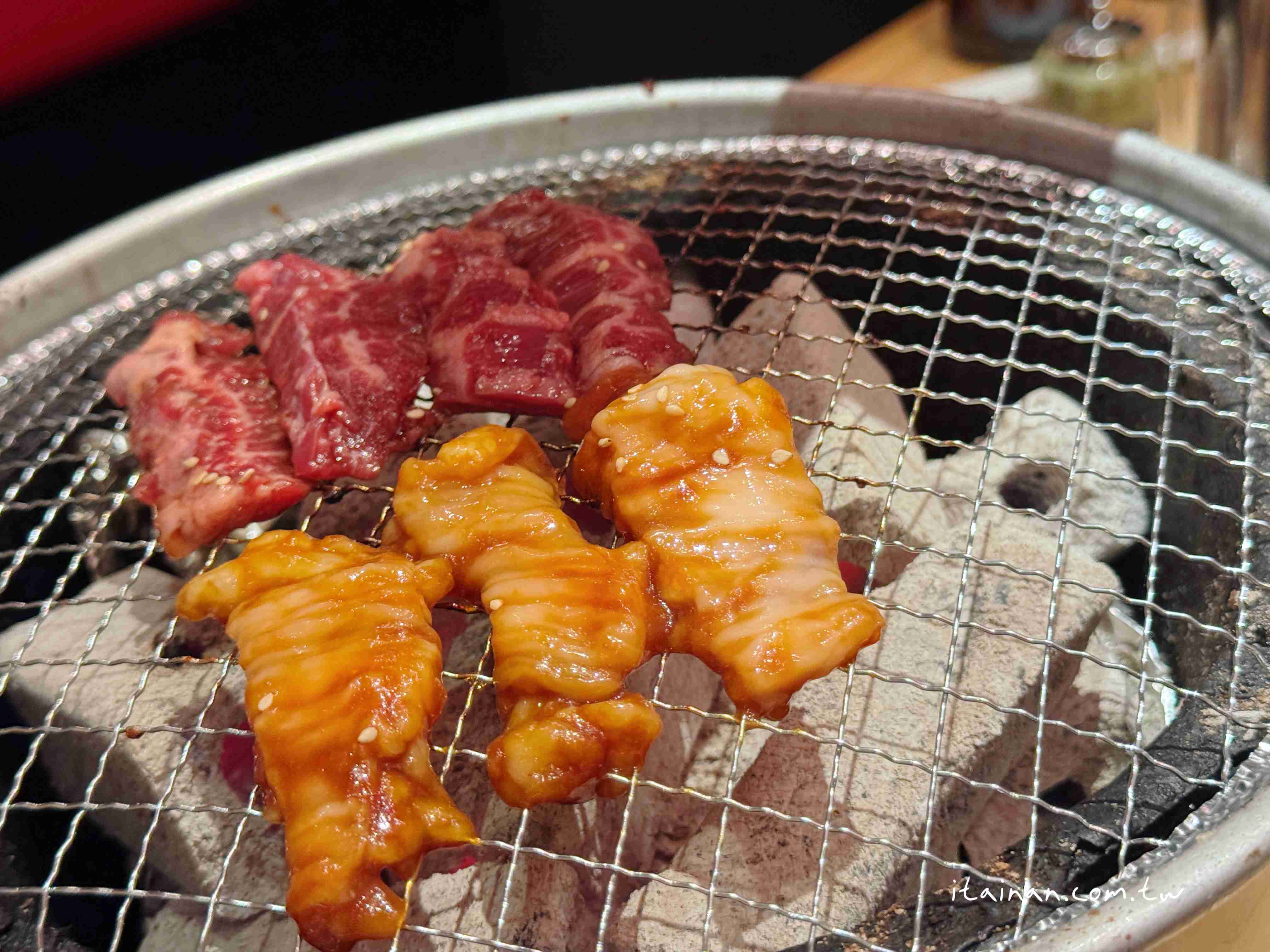 【福岡美食】福岡超人氣炭火和牛燒肉!不訂位吃不到~花形厚切牛舌必吃「炭火焼肉バル AGITO HIRAO」