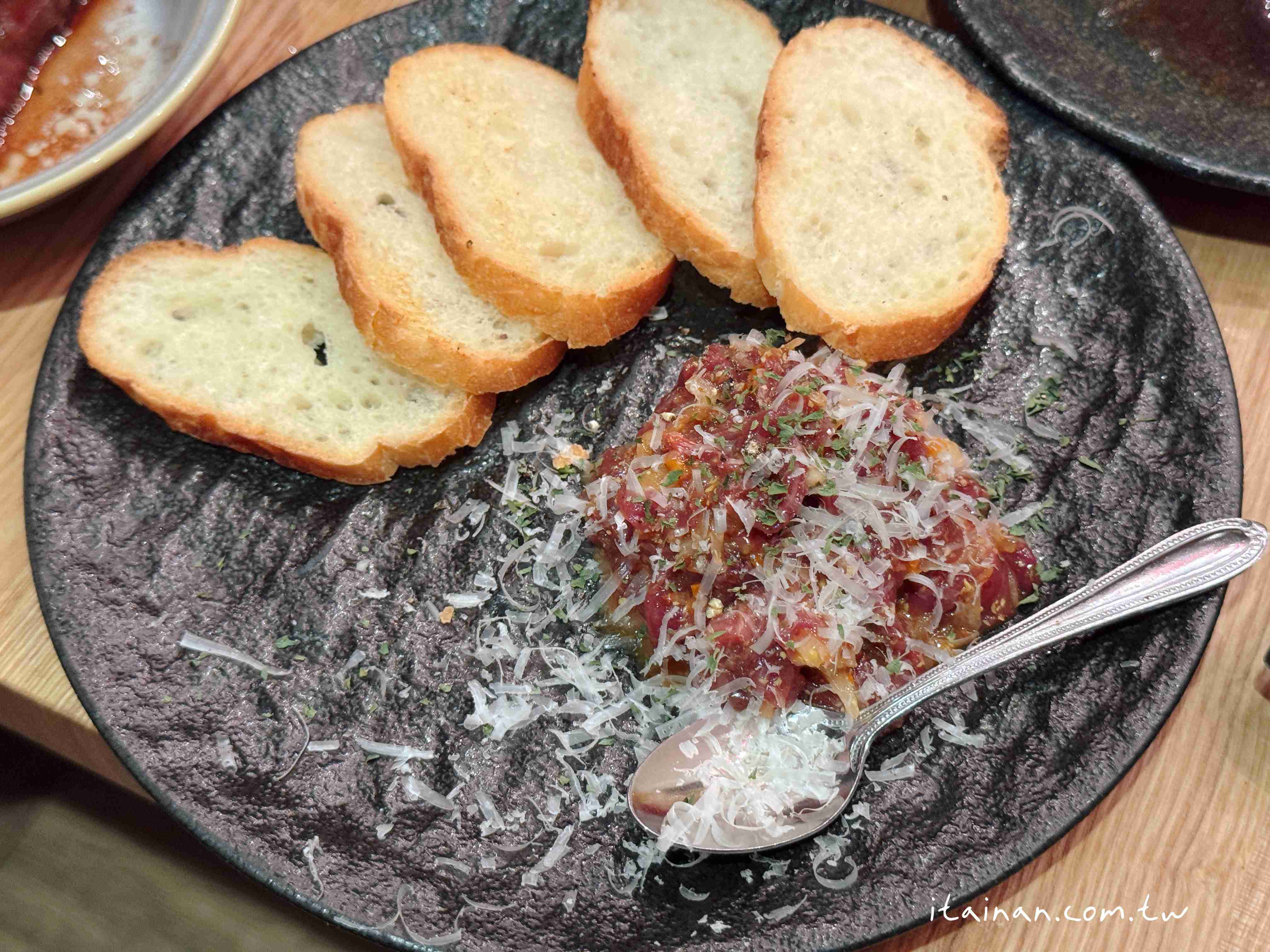 【福岡美食】福岡超人氣炭火和牛燒肉!不訂位吃不到~花形厚切牛舌必吃「炭火焼肉バル AGITO HIRAO」