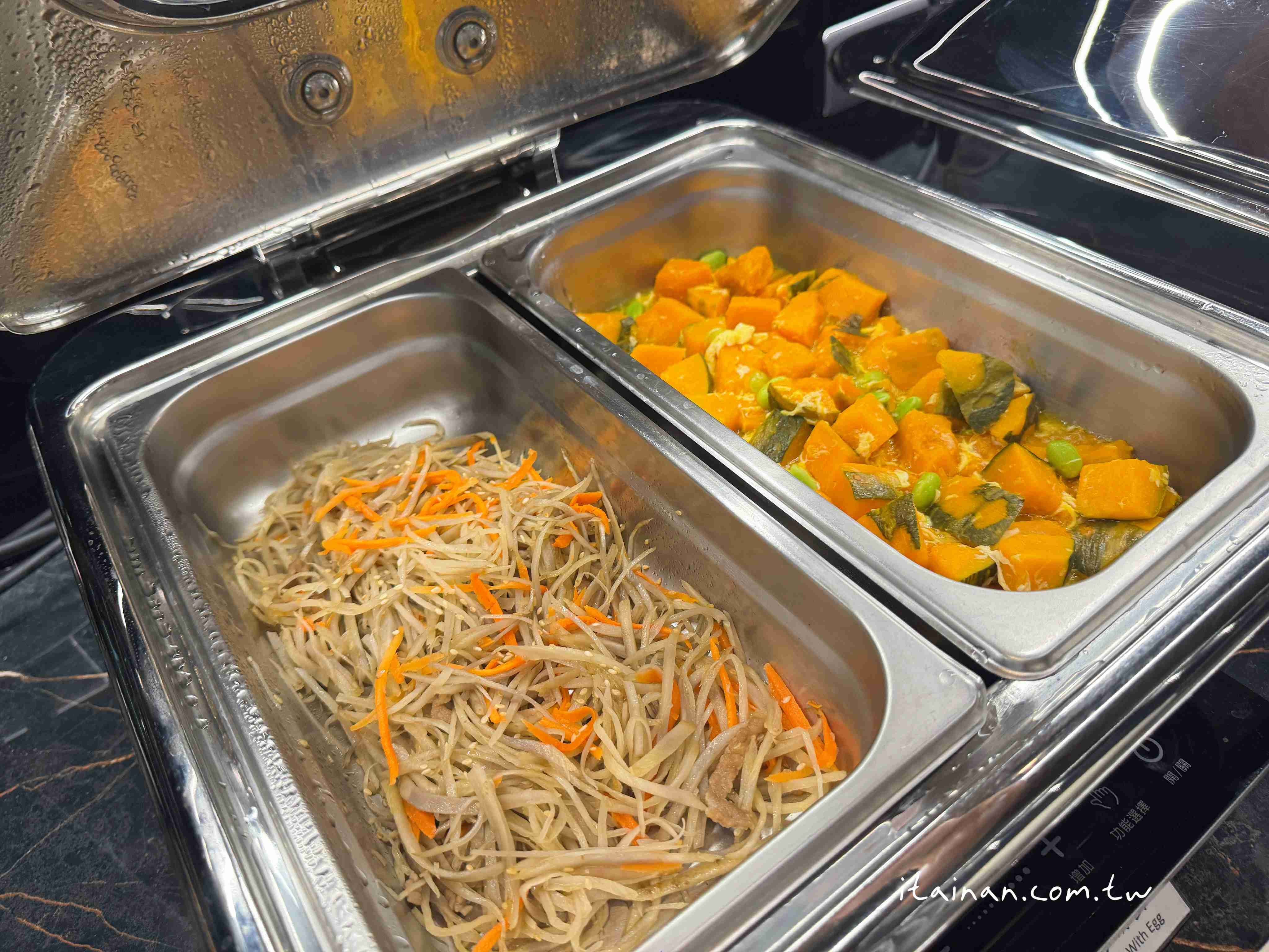 出國前也能優雅的候機~2025全新高雄小港機場貴賓室「南苑國際商務中心」開箱｜持「中信鼎極卡」等級之信用卡，可免費使用