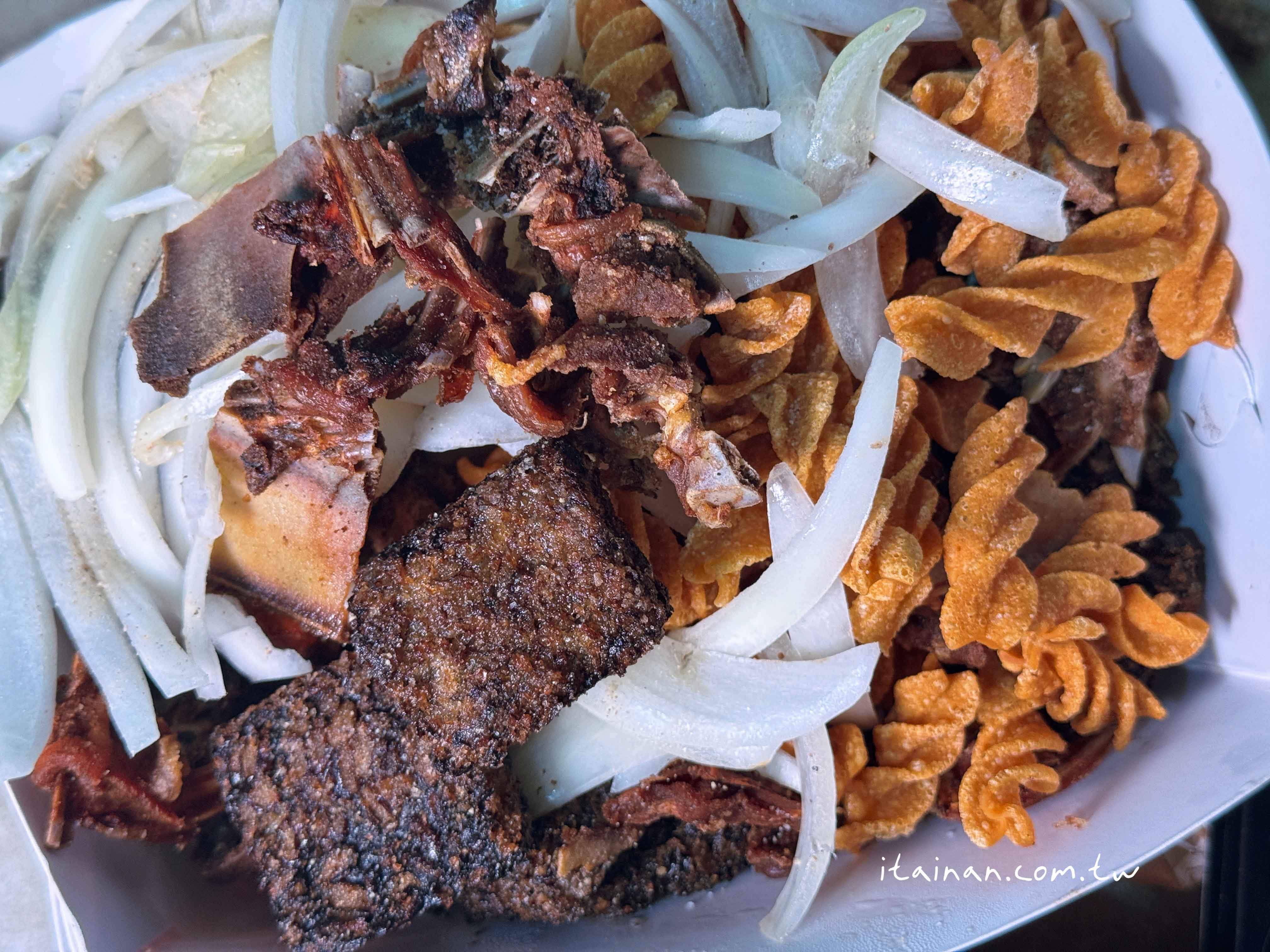 巷子內的隱藏版神奇烤鴨~一鴨三吃超滿足！還能加豆皮、米血一起炒，鹽酥鴨竟然加了可樂果！台南永康「好滋味烤鴨」