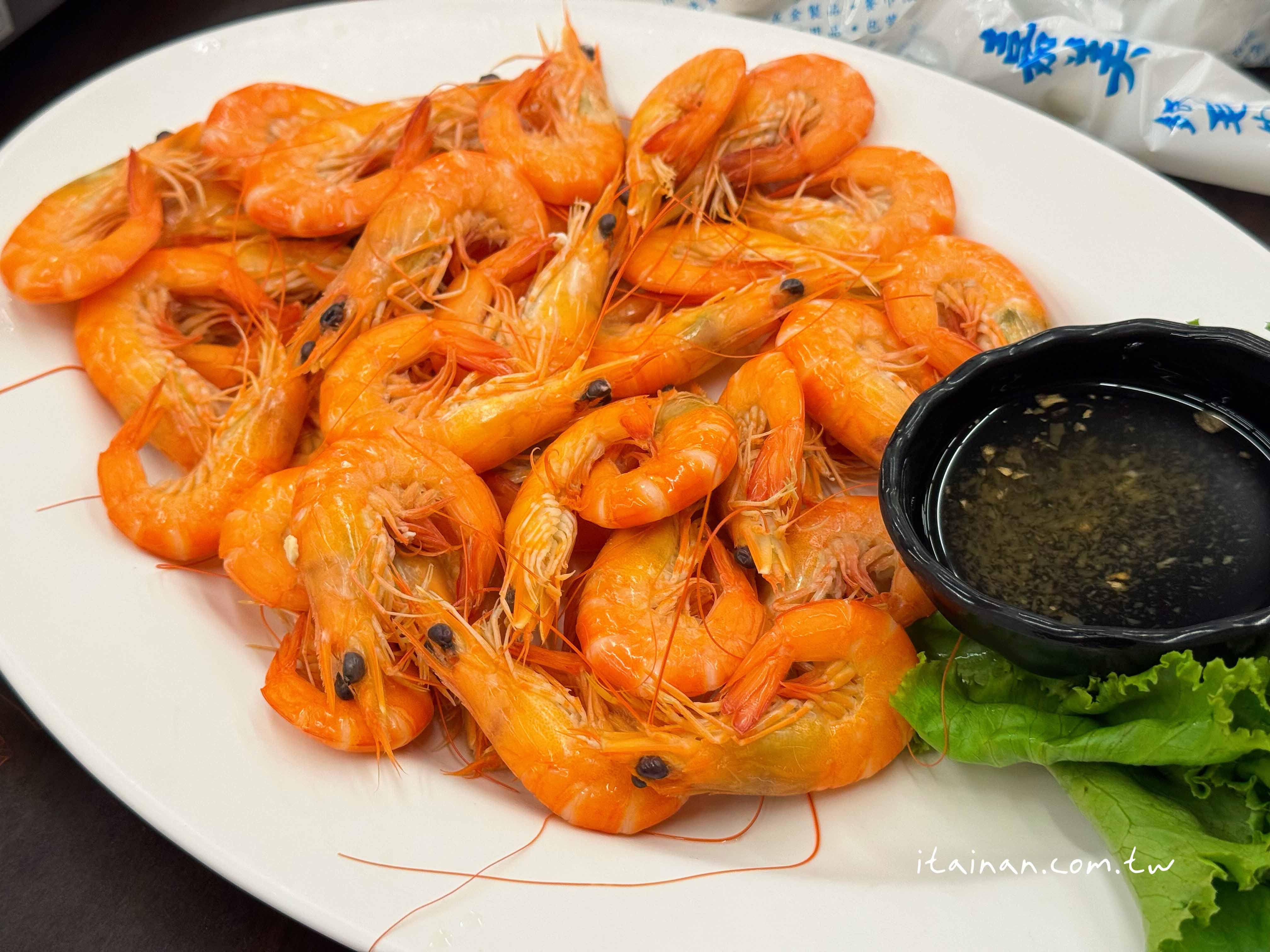 【台南海產店】招牌阿拉肉必點~老台南人都知道的40年老店「梅鑫海產店」無菜單海鮮熱炒、現撈食材、台味滿分!