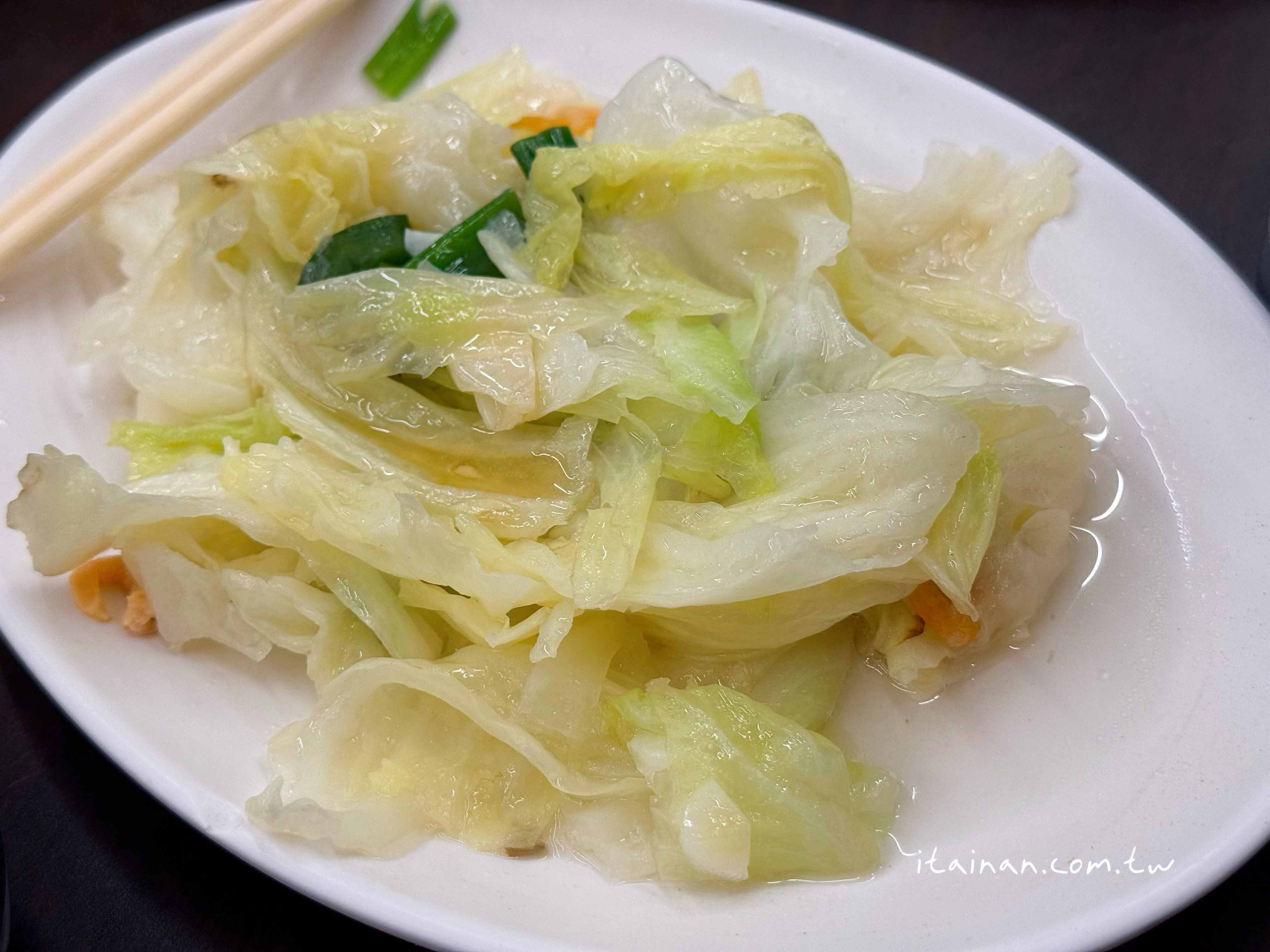 【台南海產店】招牌阿拉肉必點~老台南人都知道的40年老店「梅鑫海產店」無菜單海鮮熱炒、現撈食材、台味滿分!