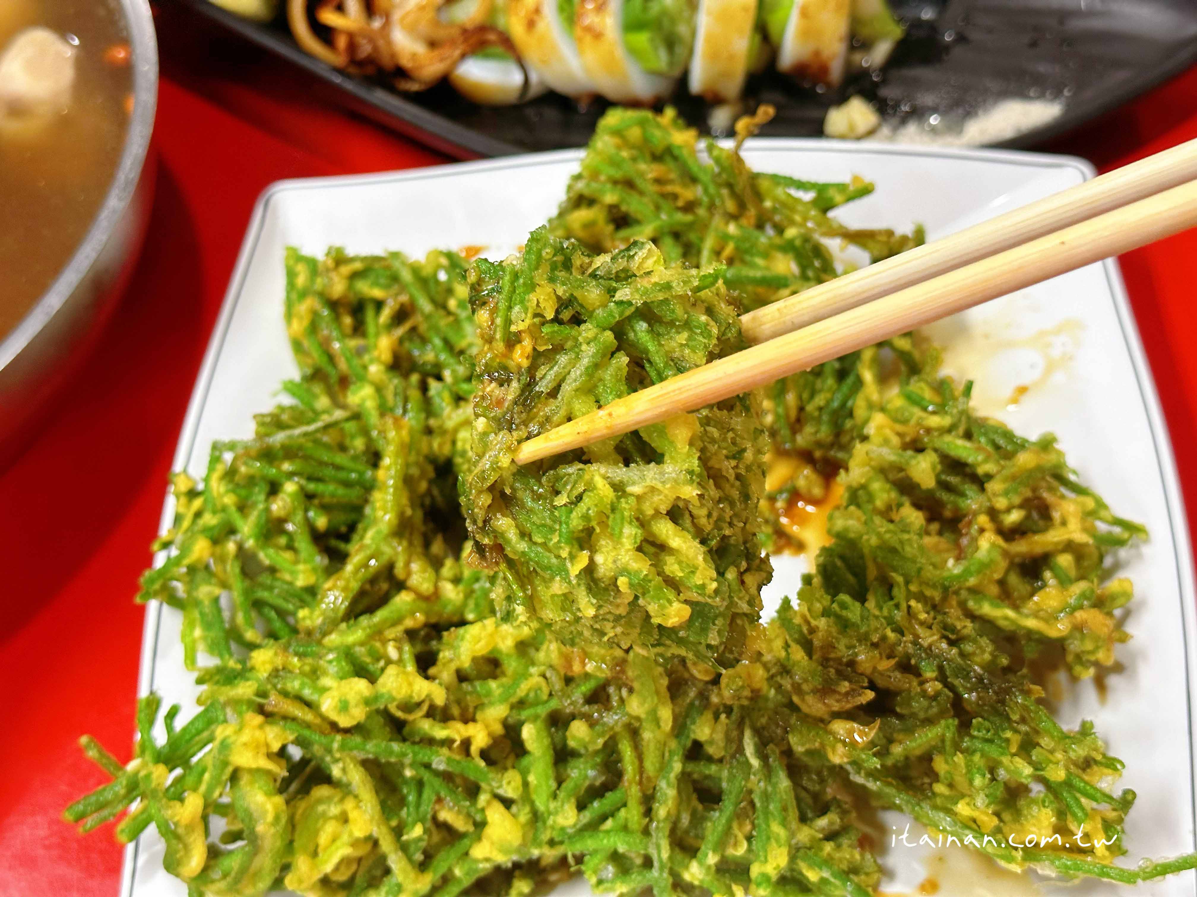 台南深夜海味熱炒~在地人最愛的宵夜場!招牌炸水蓮、油條鮮蚵、蒜煎小卷必點「竹仔店海鮮。燒烤」台南熱炒|台南宵夜 台南深夜海味熱炒~在地人最愛的宵夜場!招牌炸水蓮、油條鮮蚵、蒜煎小卷必點「竹仔店海鮮。燒烤」台南熱炒|台南宵夜