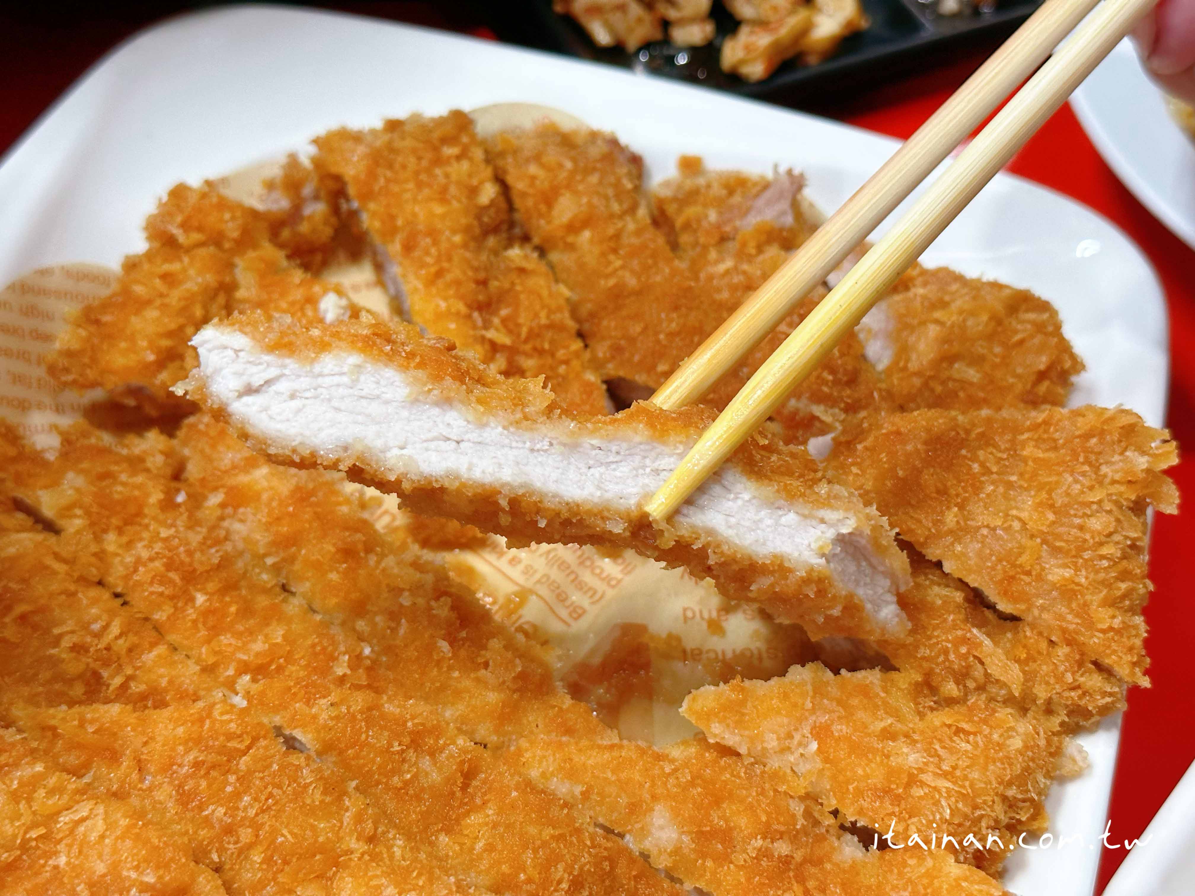 台南深夜海味熱炒~在地人最愛的宵夜場!招牌炸水蓮、油條鮮蚵、蒜煎小卷必點「竹仔店海鮮。燒烤」台南熱炒|台南宵夜 台南深夜海味熱炒~在地人最愛的宵夜場!招牌炸水蓮、油條鮮蚵、蒜煎小卷必點「竹仔店海鮮。燒烤」台南熱炒|台南宵夜