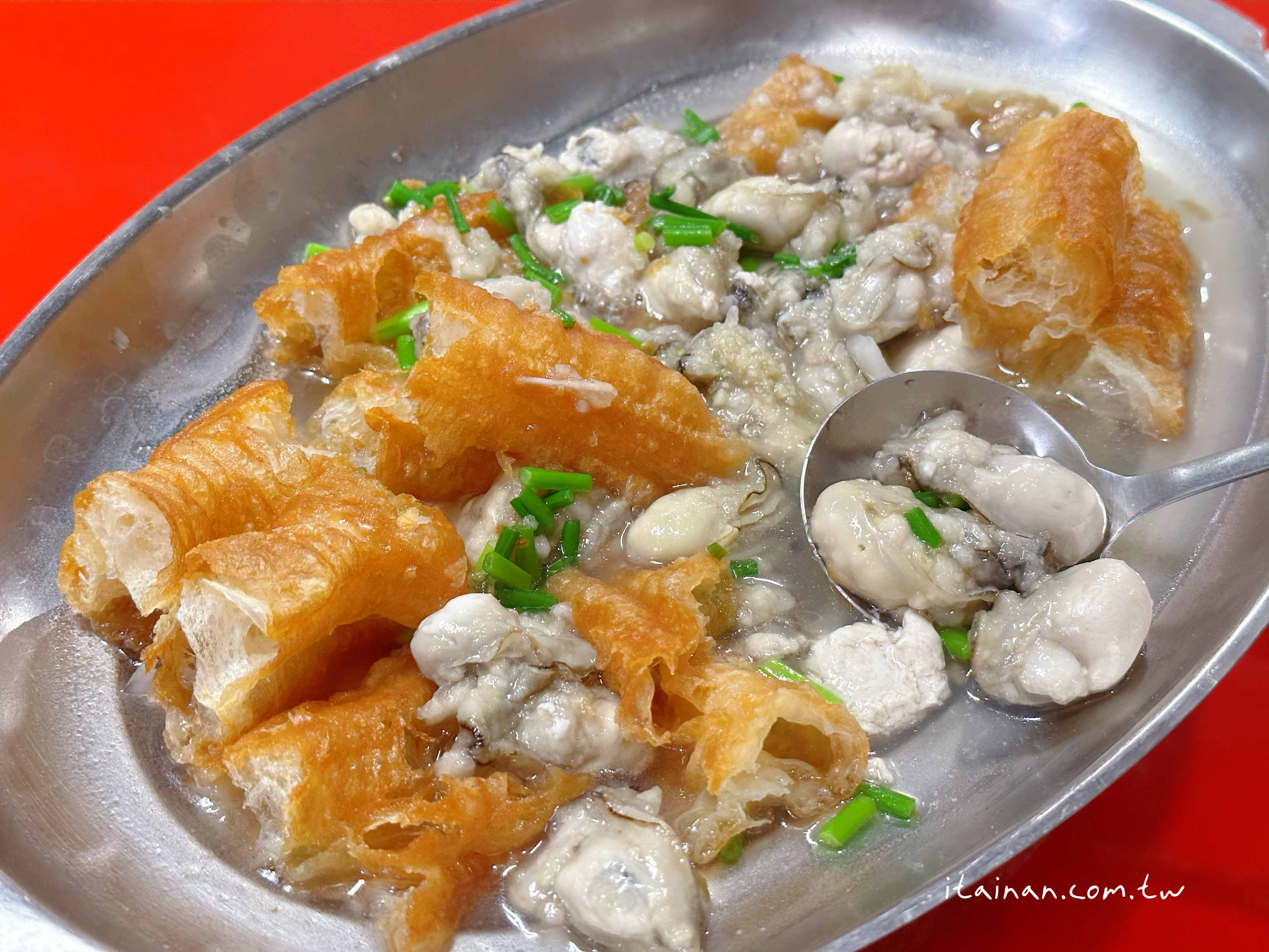 台南深夜海味熱炒~在地人最愛的宵夜場!招牌炸水蓮、油條鮮蚵、蒜煎小卷必點「竹仔店海鮮。燒烤」台南熱炒|台南宵夜 台南深夜海味熱炒~在地人最愛的宵夜場!招牌炸水蓮、油條鮮蚵、蒜煎小卷必點「竹仔店海鮮。燒烤」台南熱炒|台南宵夜