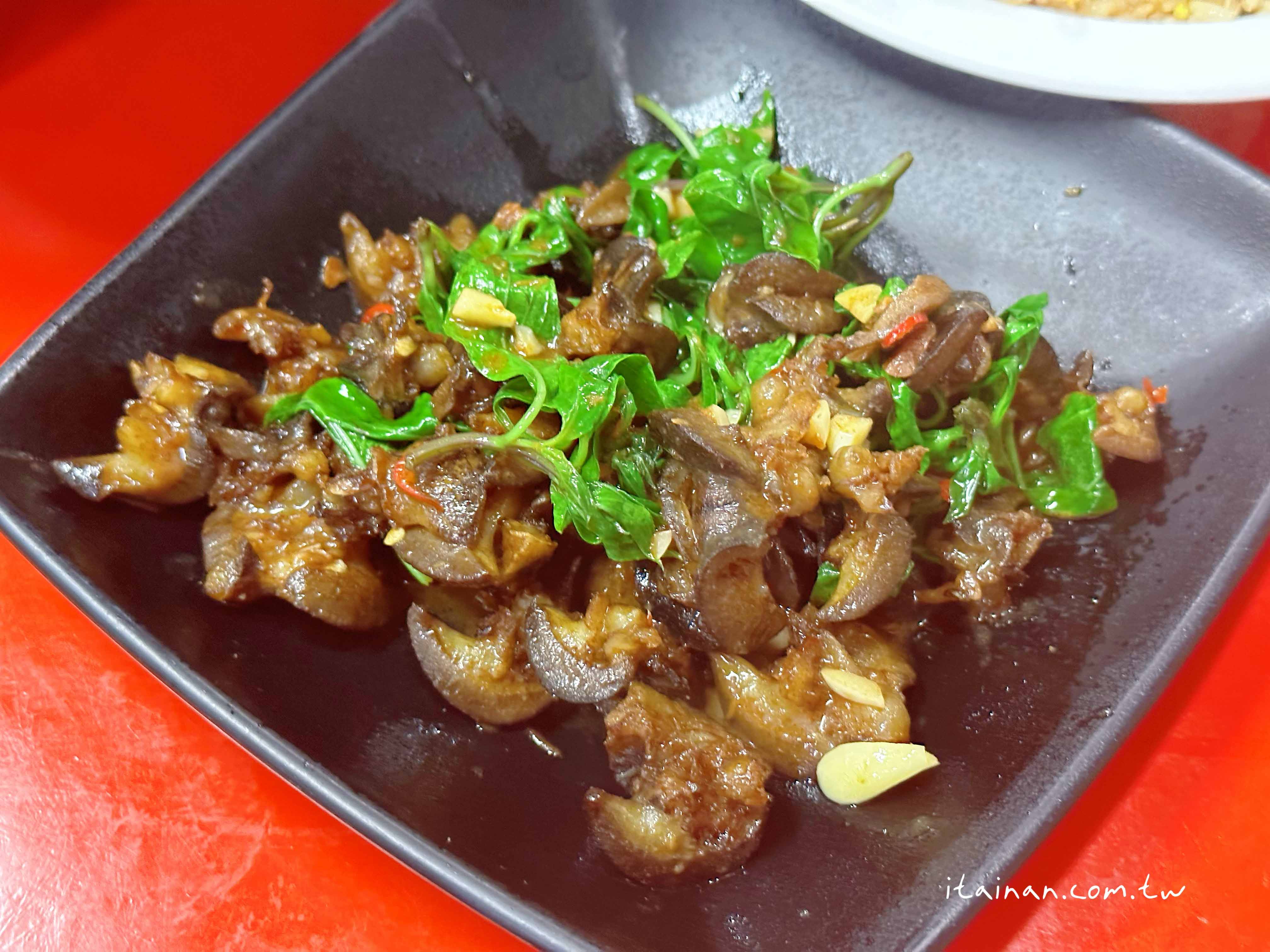 台南深夜海味熱炒~在地人最愛的宵夜場!招牌炸水蓮、油條鮮蚵、蒜煎小卷必點「竹仔店海鮮。燒烤」台南熱炒|台南宵夜 台南深夜海味熱炒~在地人最愛的宵夜場!招牌炸水蓮、油條鮮蚵、蒜煎小卷必點「竹仔店海鮮。燒烤」台南熱炒|台南宵夜