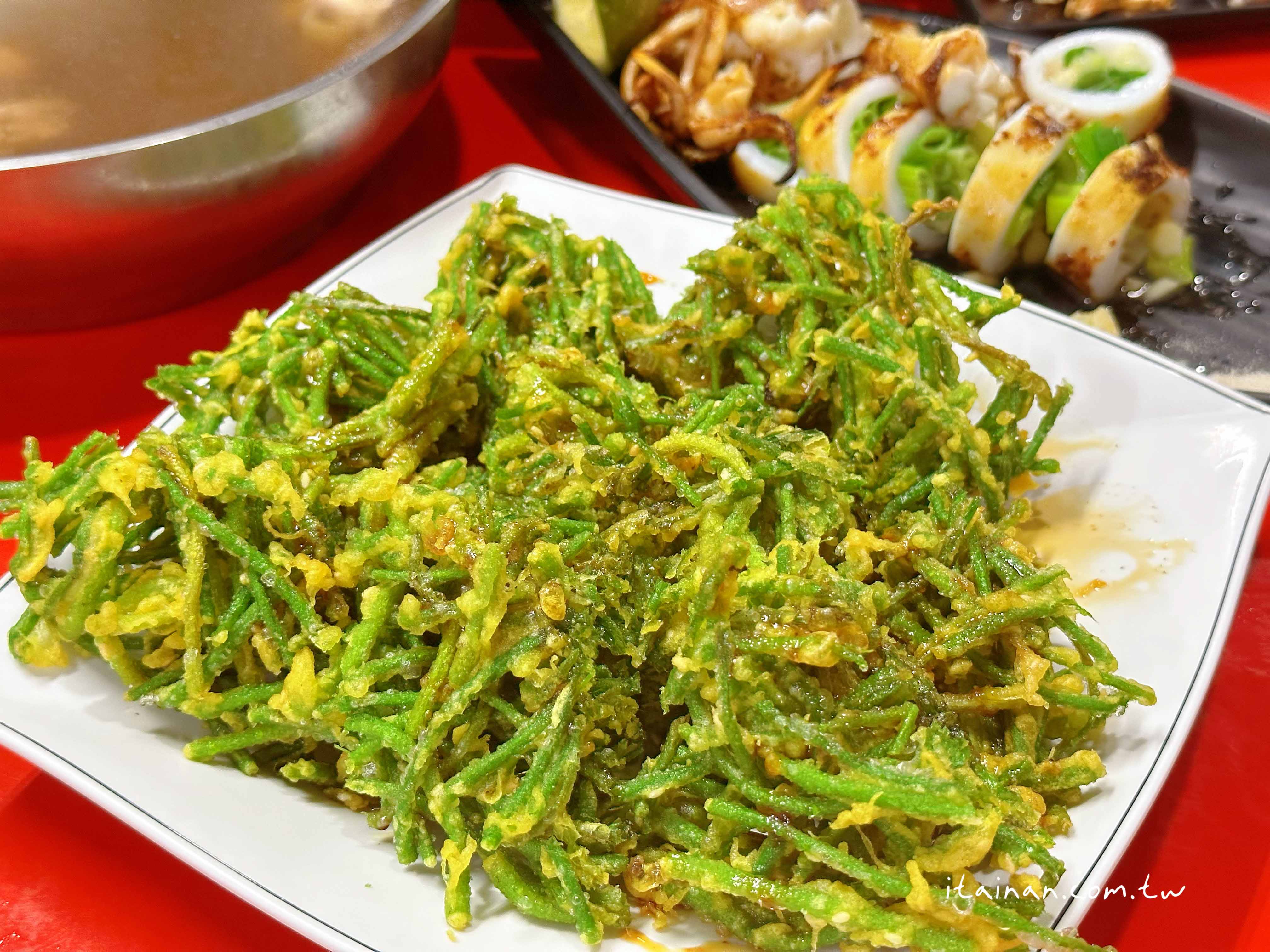 台南深夜海味熱炒~在地人最愛的宵夜場!招牌炸水蓮、油條鮮蚵、蒜煎小卷必點「竹仔店海鮮。燒烤」台南熱炒|台南宵夜 台南深夜海味熱炒~在地人最愛的宵夜場!招牌炸水蓮、油條鮮蚵、蒜煎小卷必點「竹仔店海鮮。燒烤」台南熱炒|台南宵夜