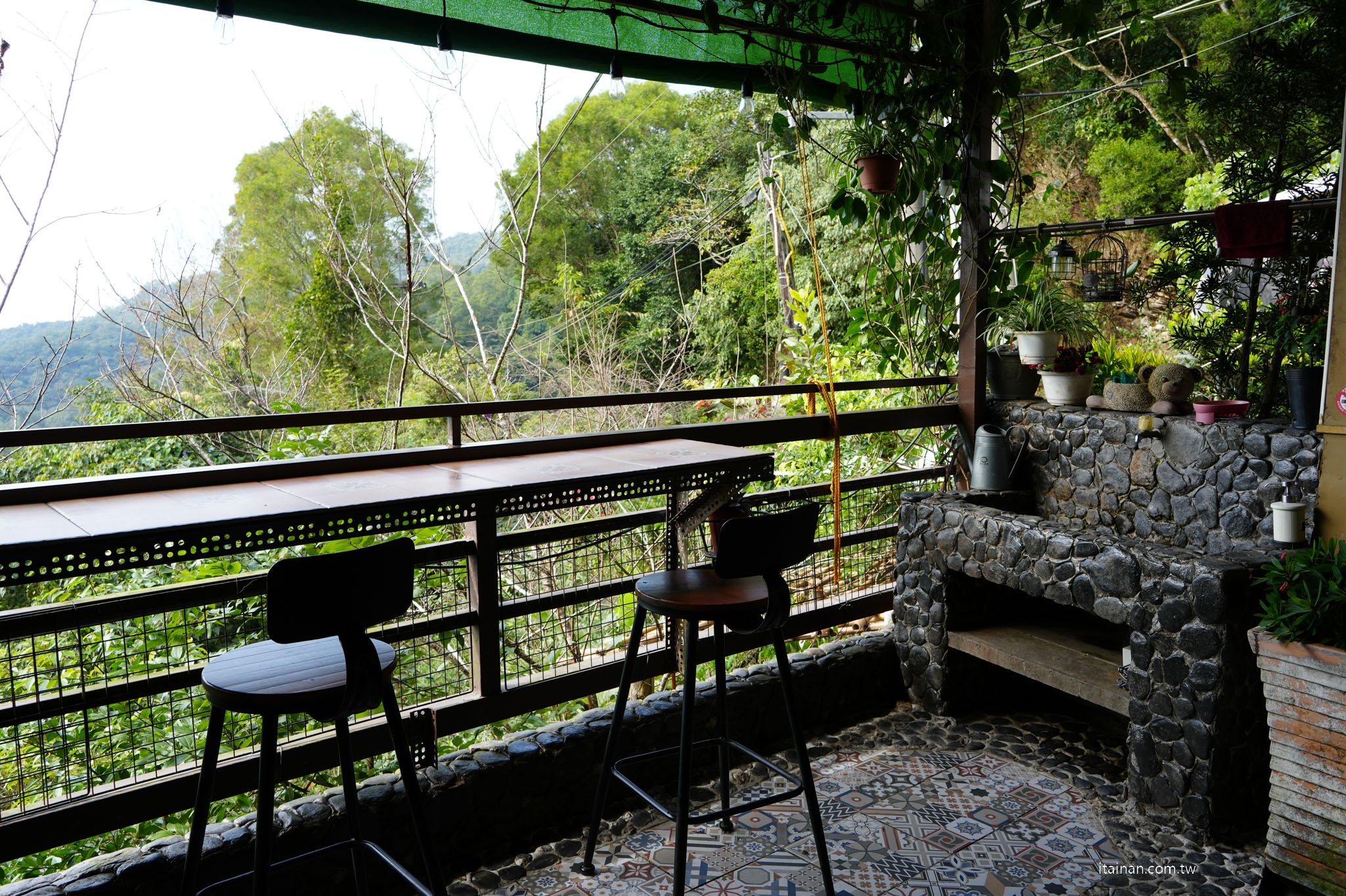 【屏東兩日遊】一路開進山林與咖啡香~屏東大武山 、 部落文化 、食農體驗的慢旅行｜屏東咖啡園區、璞玉翡珂、大武山山林教育服務中心、屏東原百貨、二峰圳、台灣金石咖啡休閒農場、屏東可可巧克力園區