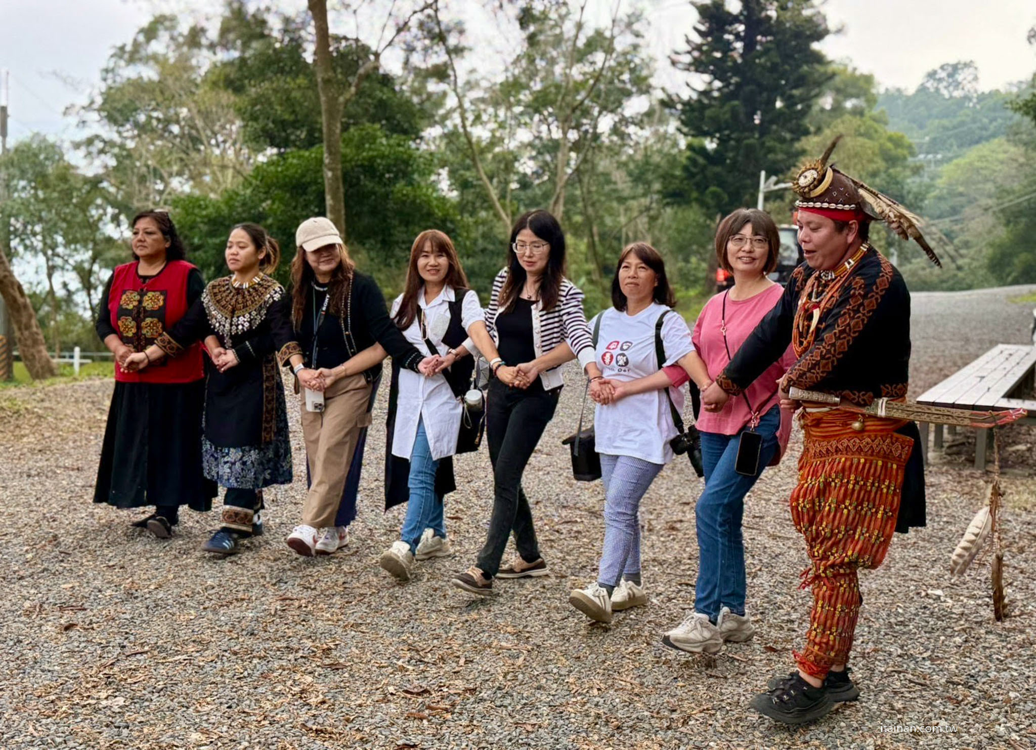 【屏東兩日遊】一路開進山林與咖啡香~屏東大武山 、 部落文化 、食農體驗的慢旅行｜屏東咖啡園區、璞玉翡珂、大武山山林教育服務中心、屏東原百貨、二峰圳、台灣金石咖啡休閒農場、屏東可可巧克力園區