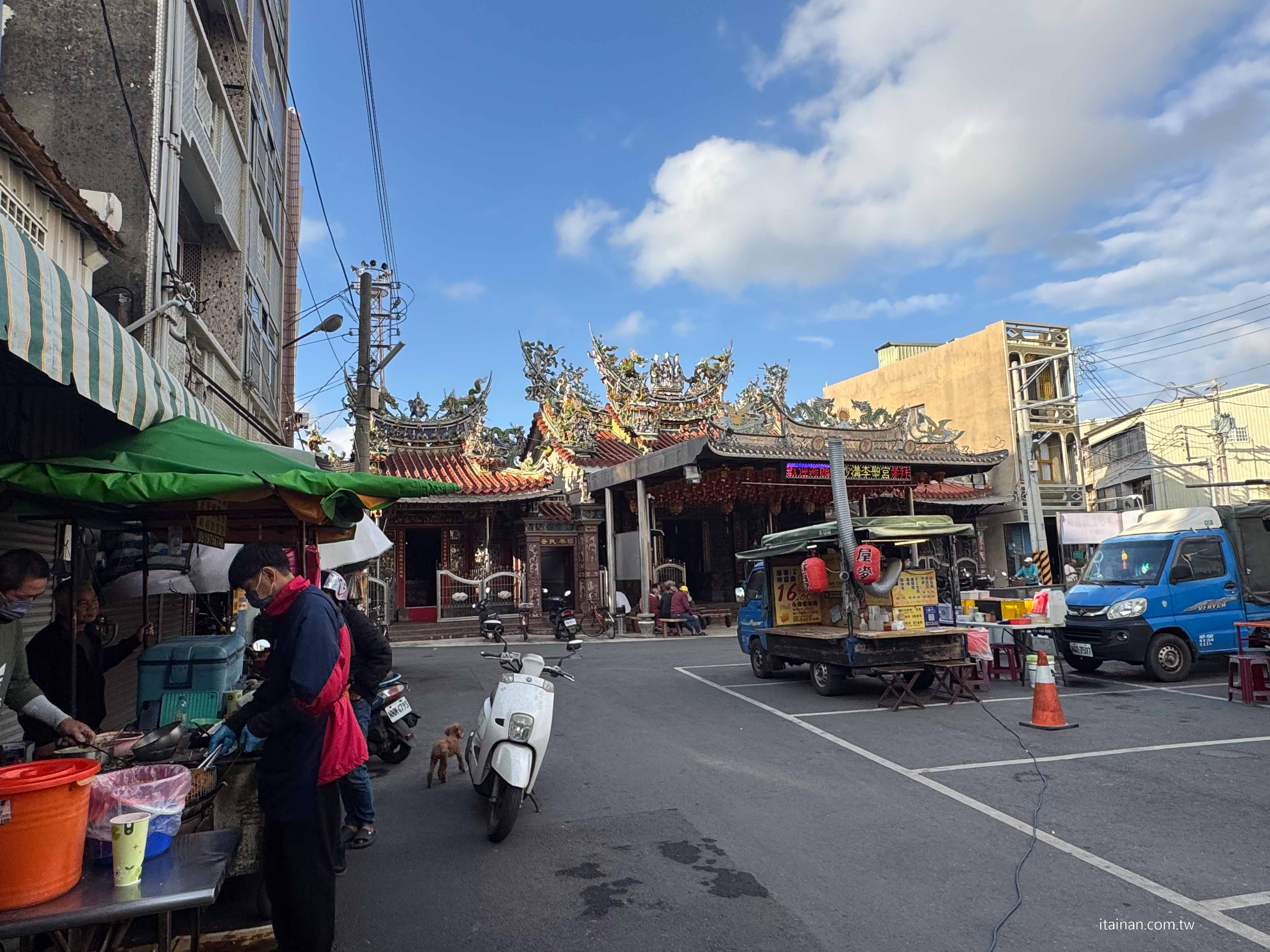 【將軍區美食】在地人都在吃~開業四十年的老攤炸蚵嗲！肉嗲鋪烤肉片超特別的隱藏版「馬沙溝吳家蚵嗲」馬沙溝李聖宮前