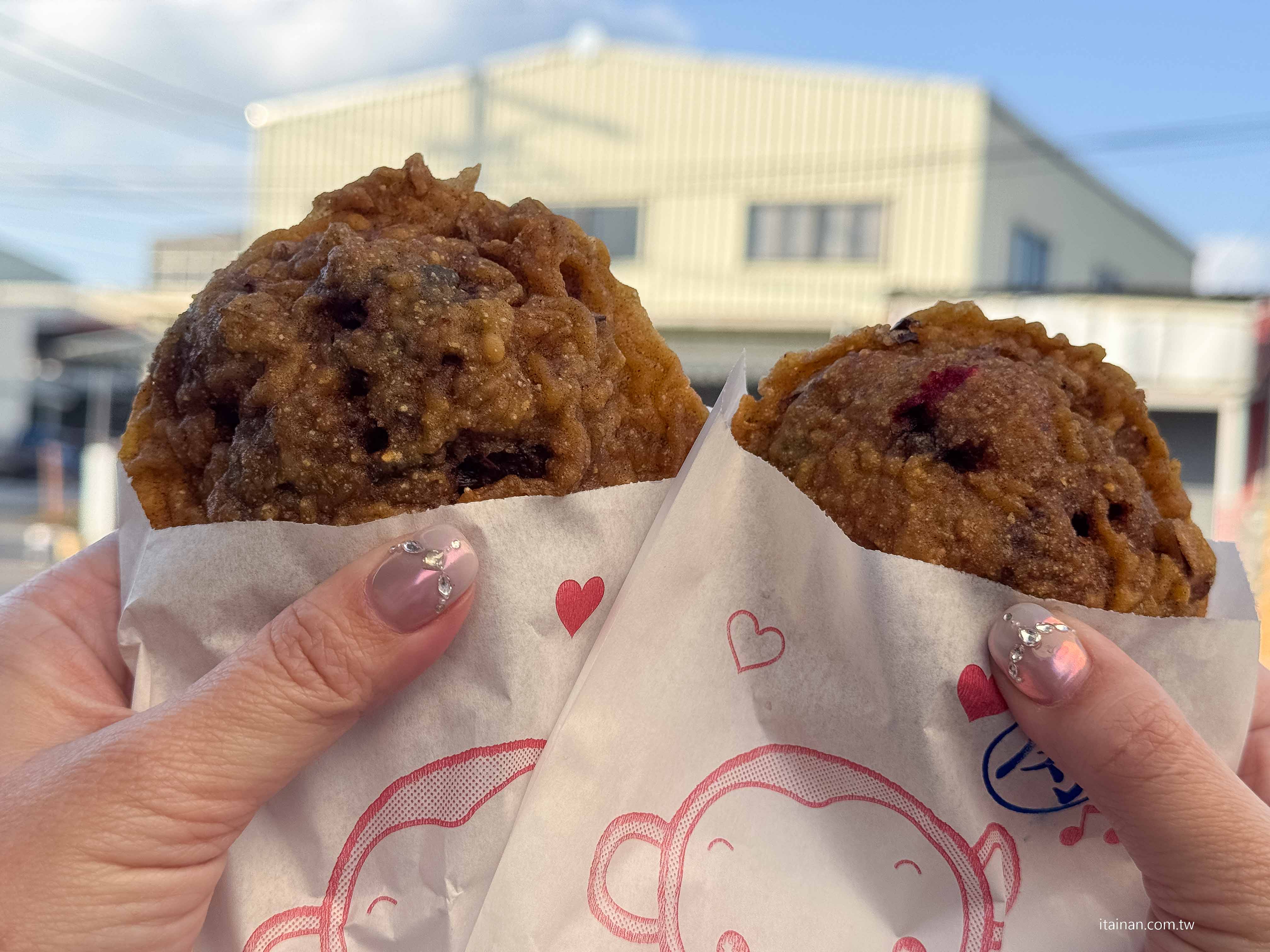 【將軍區美食】在地人都在吃~開業四十年的老攤炸蚵嗲!肉嗲鋪烤肉片超特別的隱藏版「馬沙溝吳家蚵嗲」馬沙溝李聖宮前 【將軍區美食】在地人都在吃~開業四十年的老攤炸蚵嗲!肉嗲鋪烤肉片超特別的隱藏版「馬沙溝吳家蚵嗲」馬沙溝李聖宮前