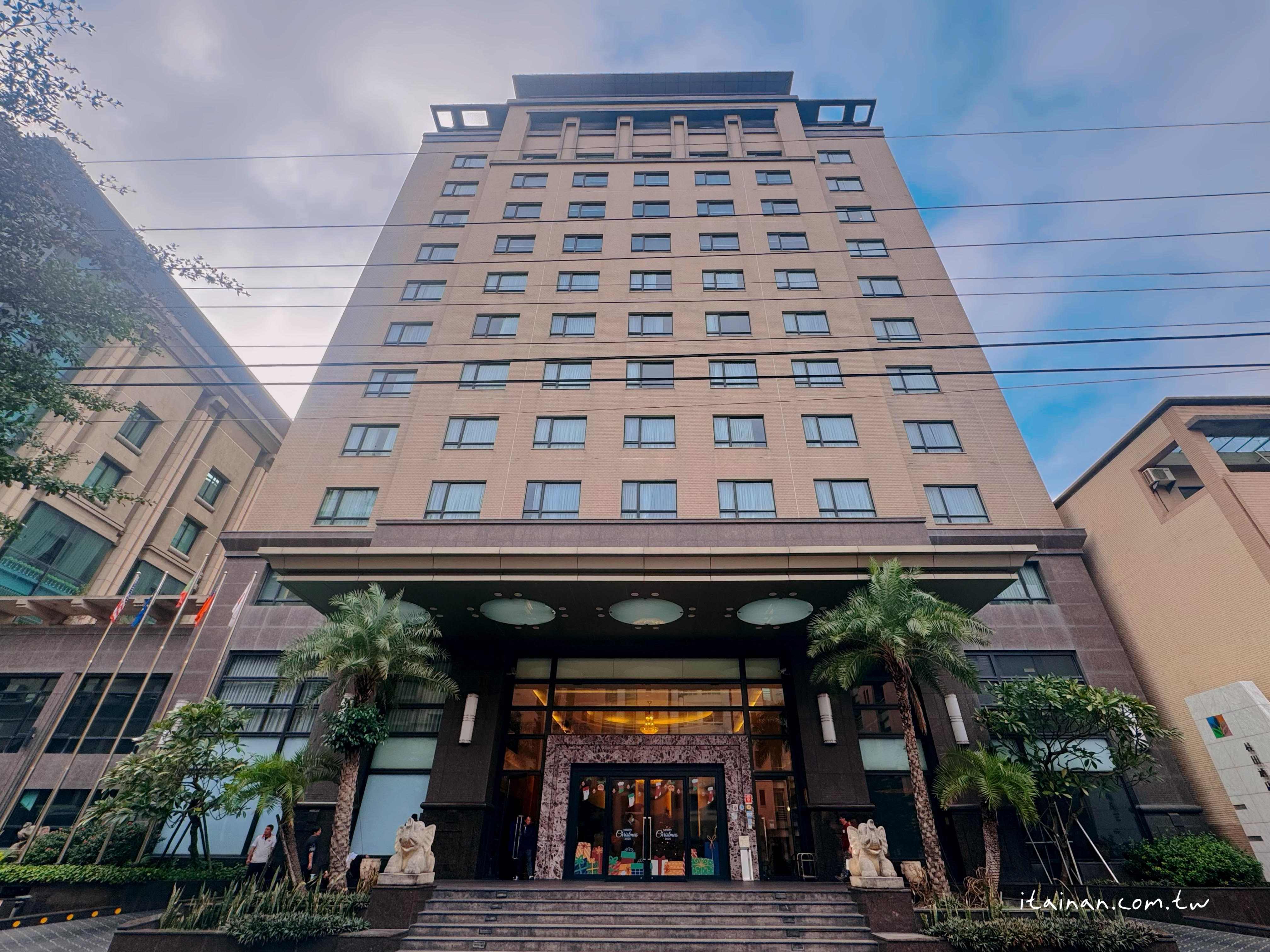 【台南吃到飽推薦】超澎湃~早餐就把台南味通通吃滿!不用排隊,現煮鹹粥、現涮牛肉湯、小卷米粉、浮水魚羹、海鮮羹、香腸熟肉、肉圓直接端上桌 !台南桂田酒店「阿力海百匯餐廳」自助式早餐 【台南吃到飽推薦】超澎湃~早餐就把台南味通通吃滿!不用排隊,現煮鹹粥、現涮牛肉湯、小卷米粉、浮水魚羹、海鮮羹、香腸熟肉、肉圓直接端上桌 !台南桂田酒店「阿力海百匯餐廳」自助式早餐