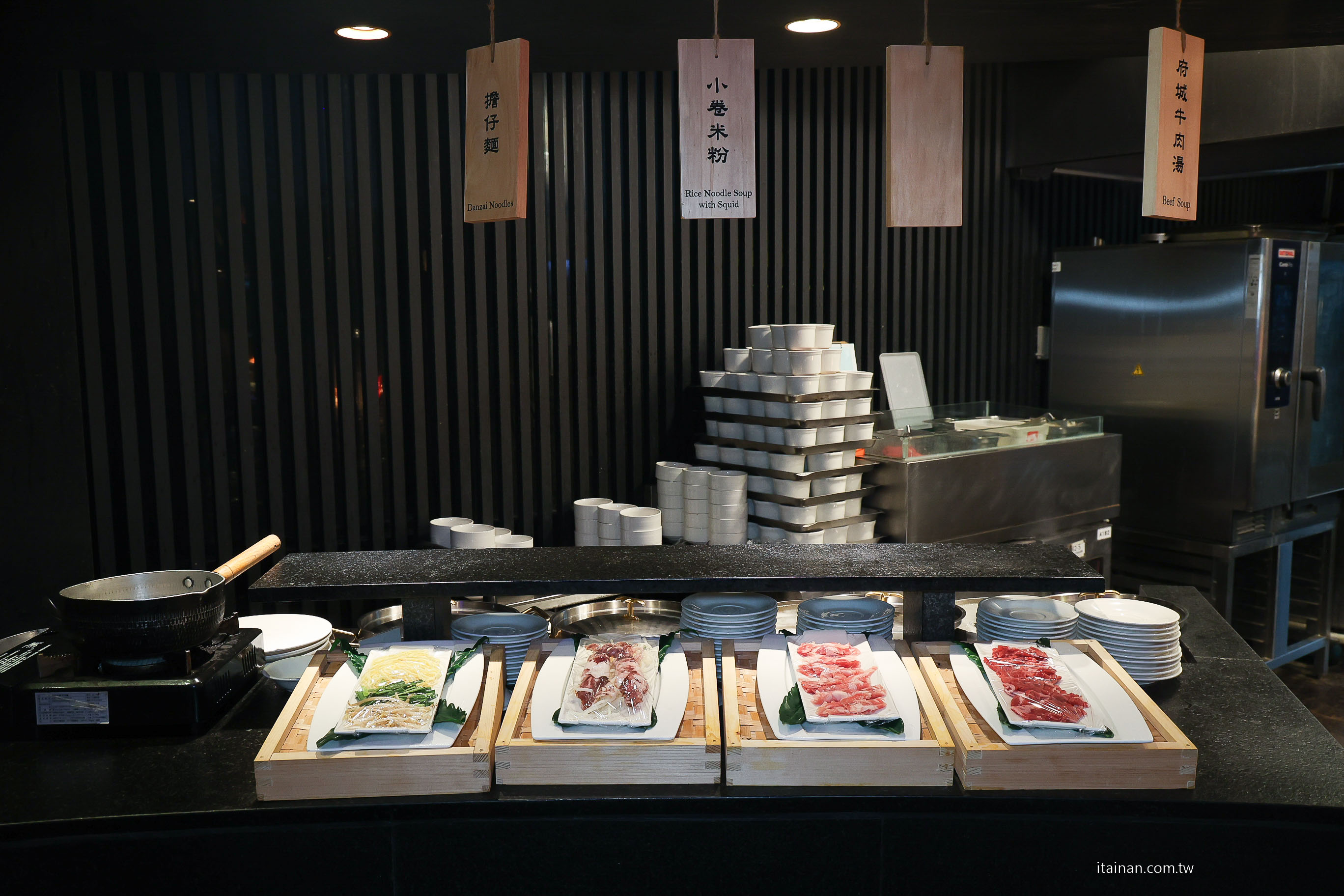 【台南吃到飽推薦】超澎湃~早餐就把台南味通通吃滿!不用排隊,現煮鹹粥、現涮牛肉湯、小卷米粉、浮水魚羹、海鮮羹、香腸熟肉、肉圓直接端上桌 !台南桂田酒店「阿力海百匯餐廳」自助式早餐 【台南吃到飽推薦】超澎湃~早餐就把台南味通通吃滿!不用排隊,現煮鹹粥、現涮牛肉湯、小卷米粉、浮水魚羹、海鮮羹、香腸熟肉、肉圓直接端上桌 !台南桂田酒店「阿力海百匯餐廳」自助式早餐