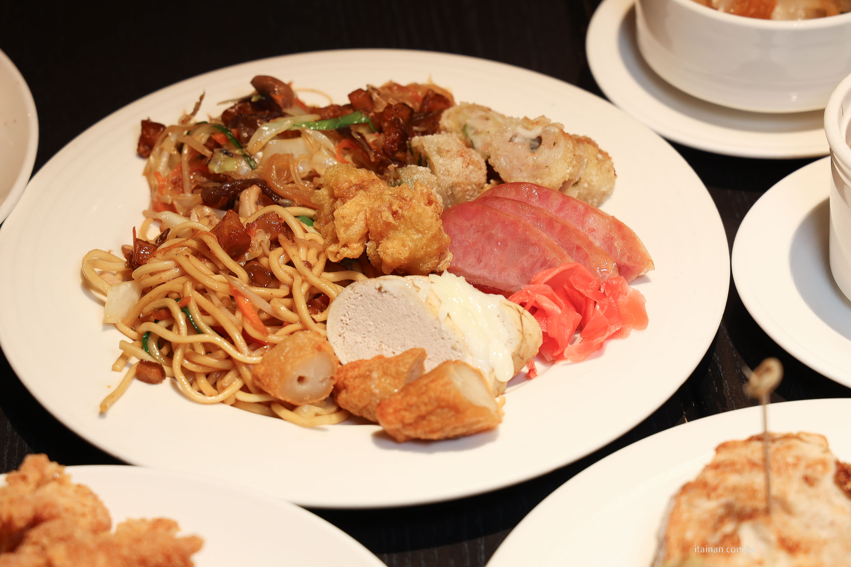 【台南吃到飽推薦】超澎湃~早餐就把台南味通通吃滿!不用排隊,現煮鹹粥、現涮牛肉湯、小卷米粉、浮水魚羹、海鮮羹、香腸熟肉、肉圓直接端上桌 !台南桂田酒店「阿力海百匯餐廳」自助式早餐 【台南吃到飽推薦】超澎湃~早餐就把台南味通通吃滿!不用排隊,現煮鹹粥、現涮牛肉湯、小卷米粉、浮水魚羹、海鮮羹、香腸熟肉、肉圓直接端上桌 !台南桂田酒店「阿力海百匯餐廳」自助式早餐